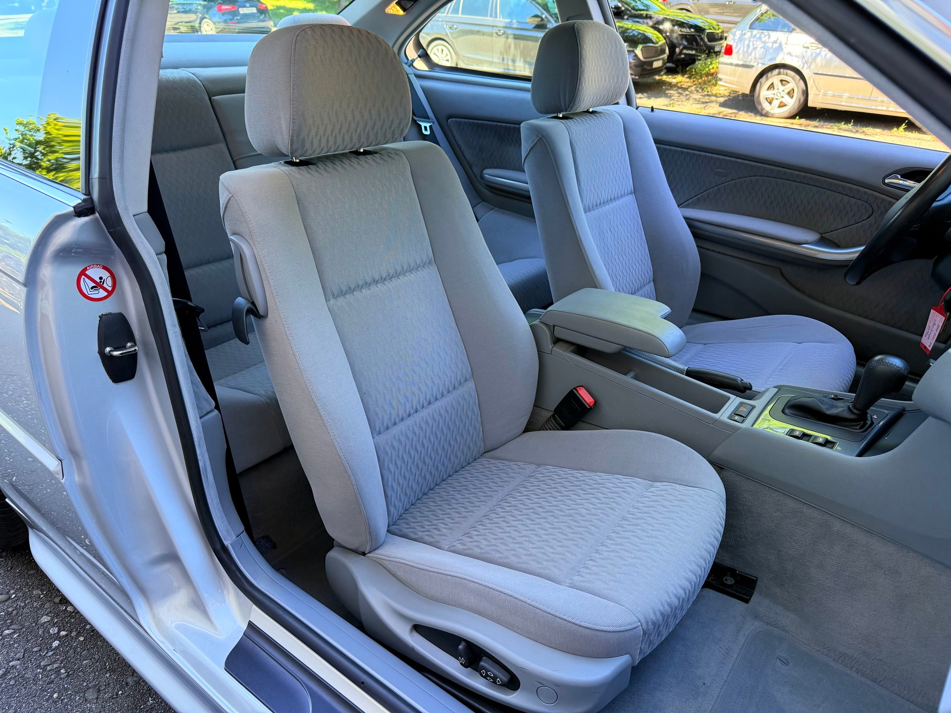 BMW 323Ci Coupé-image-9