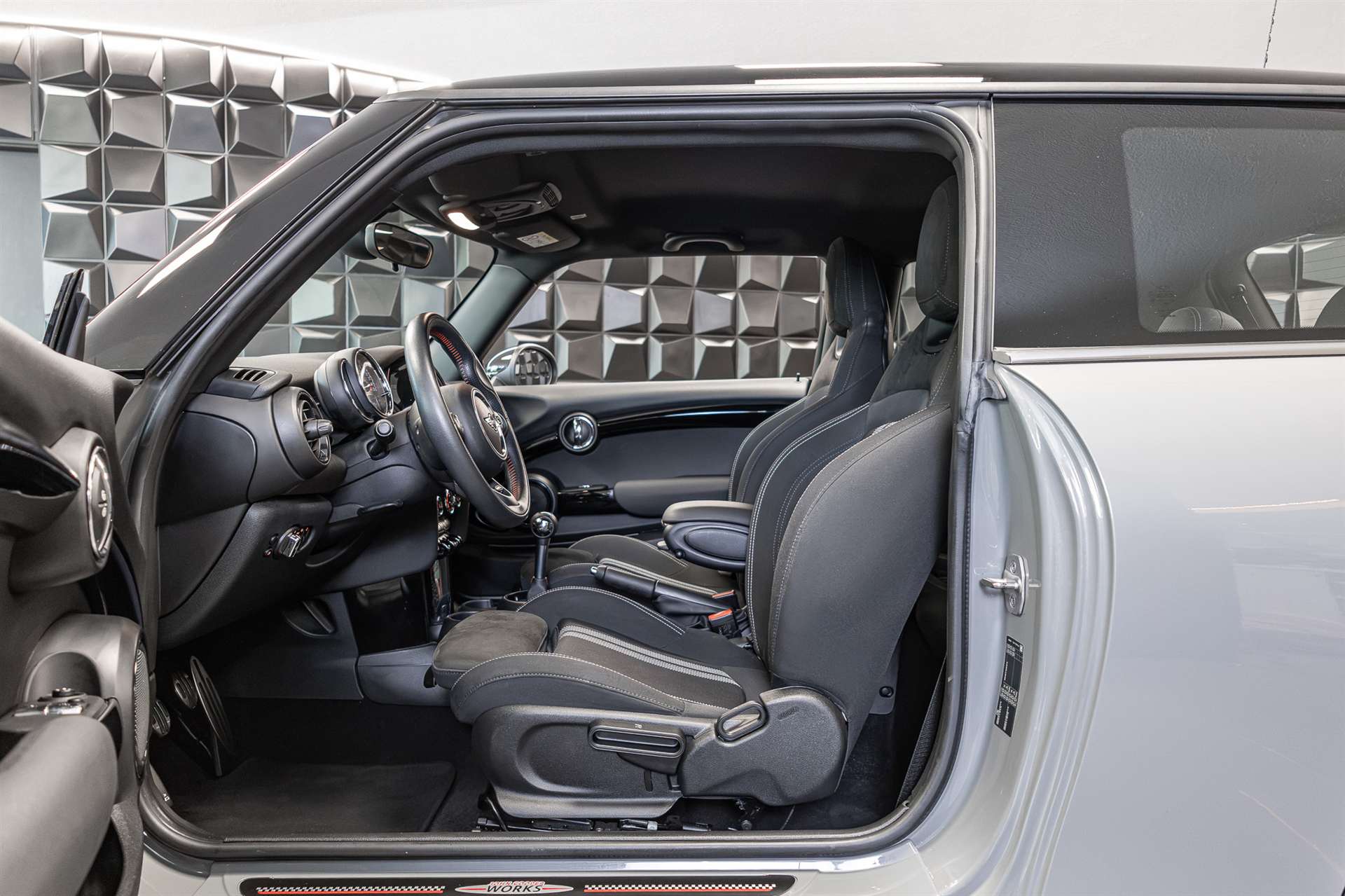 MINI Cooper John Cooper Works-image-10