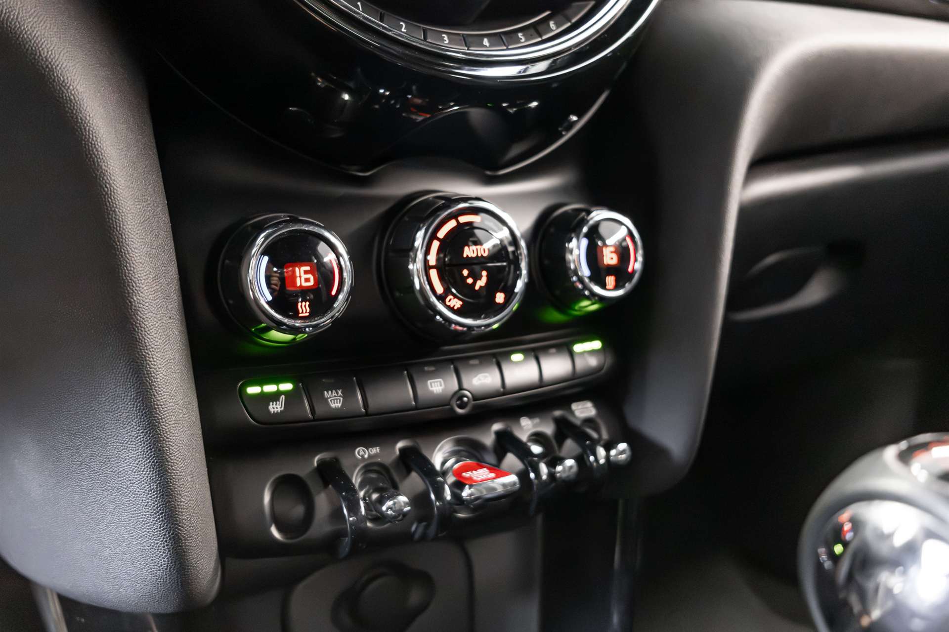 MINI Cooper John Cooper Works-image-19
