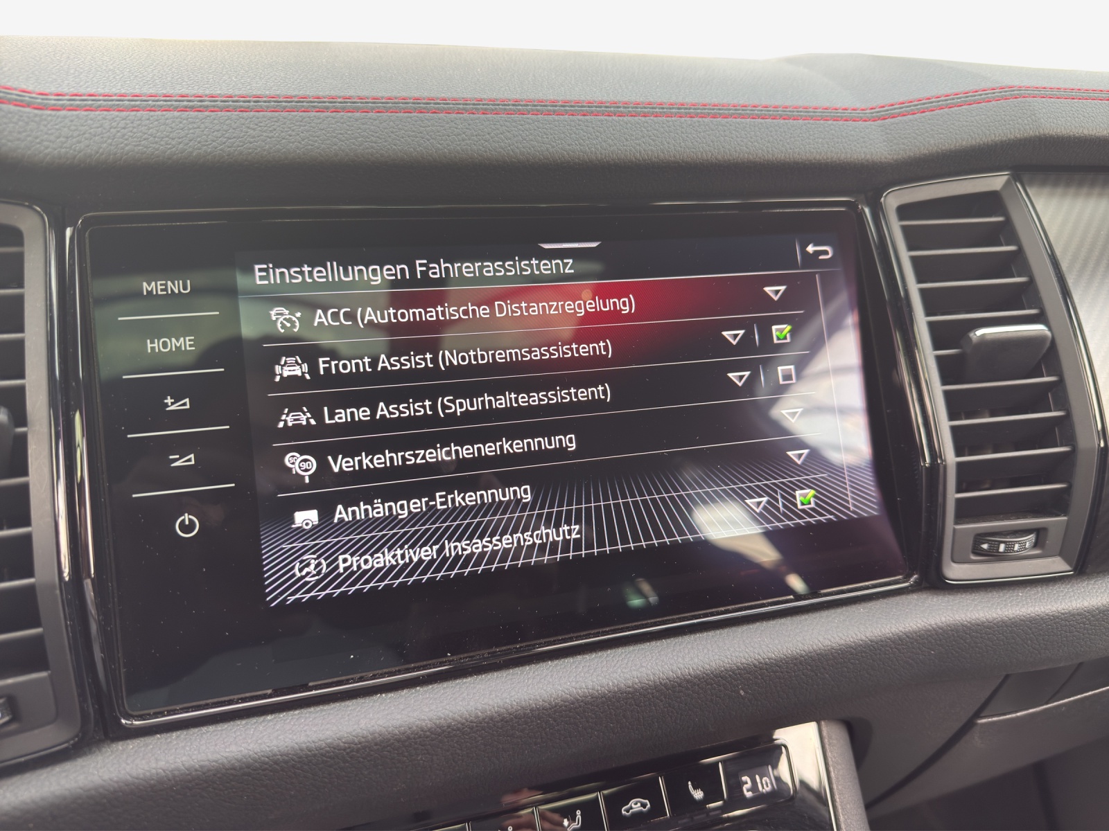 SKODA Kodiaq 2.0 TSI 4x4 RS-image-15