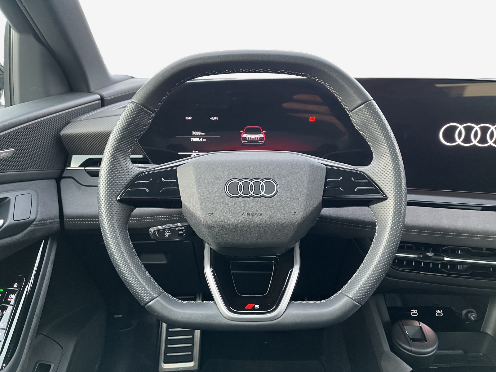 AUDI Q6 e-tron quattro-image-9