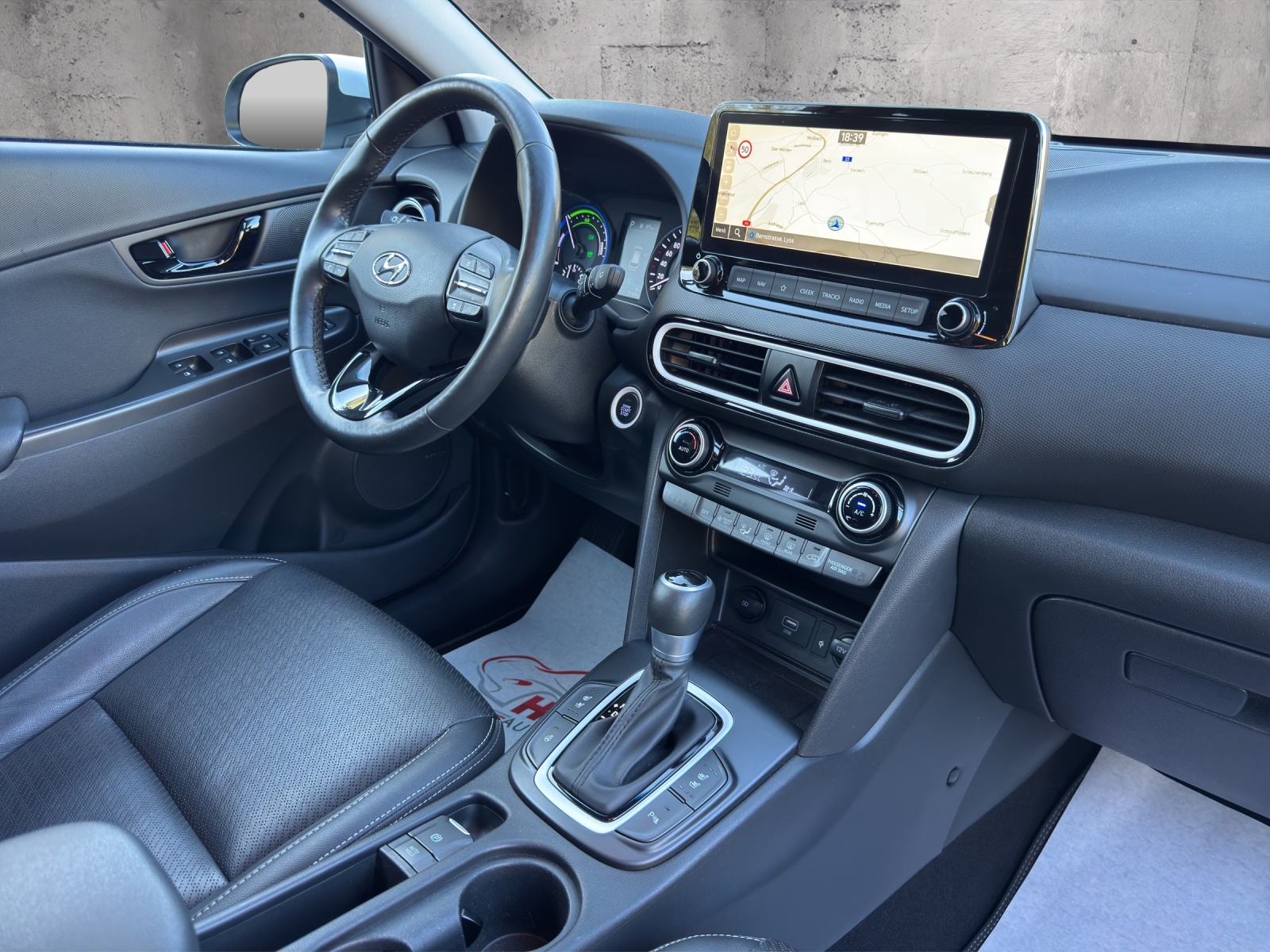HYUNDAI Kona 1.6 GDi HEV Vertex DCT-image-12