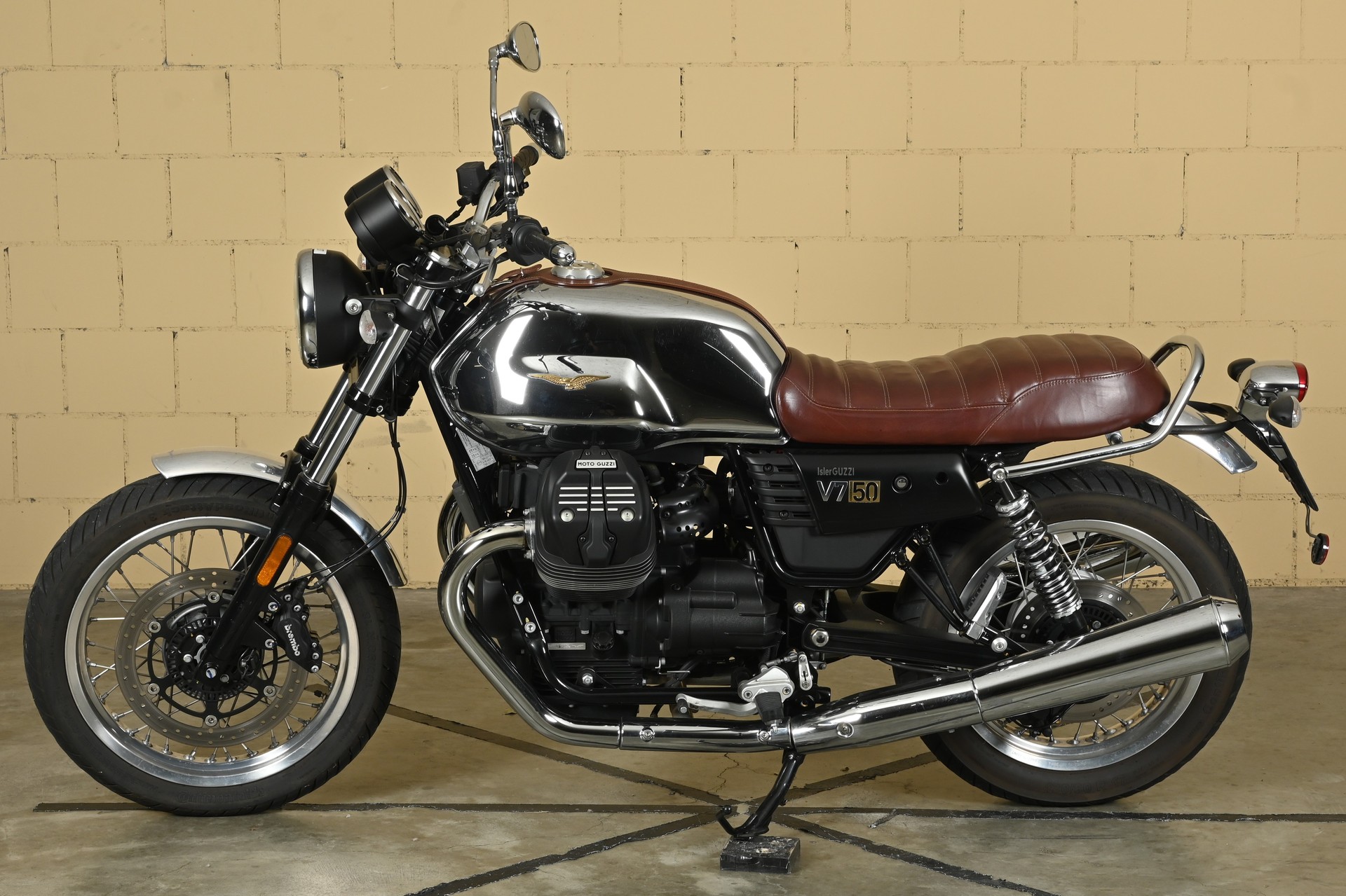 MOTO GUZZI V7 III Anniversario 750 ABS-image-4