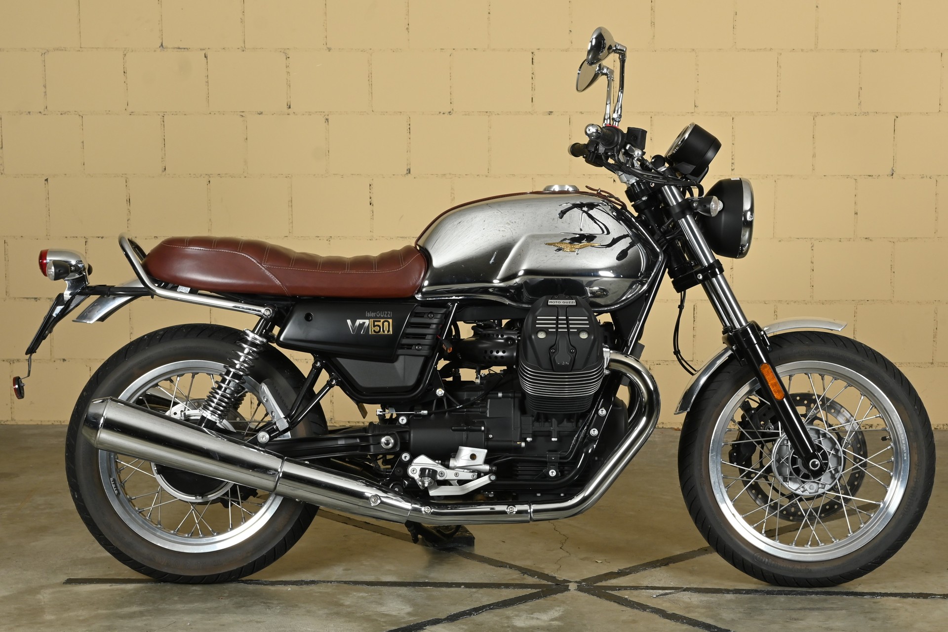 MOTO GUZZI V7 III Anniversario 750 ABS-image-0
