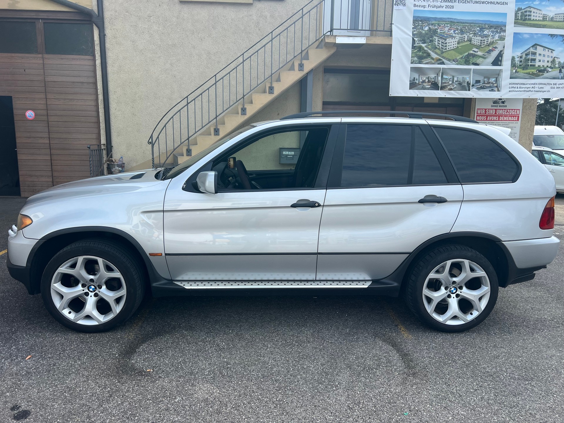 BMW X5 3.0d-showroom-element-2