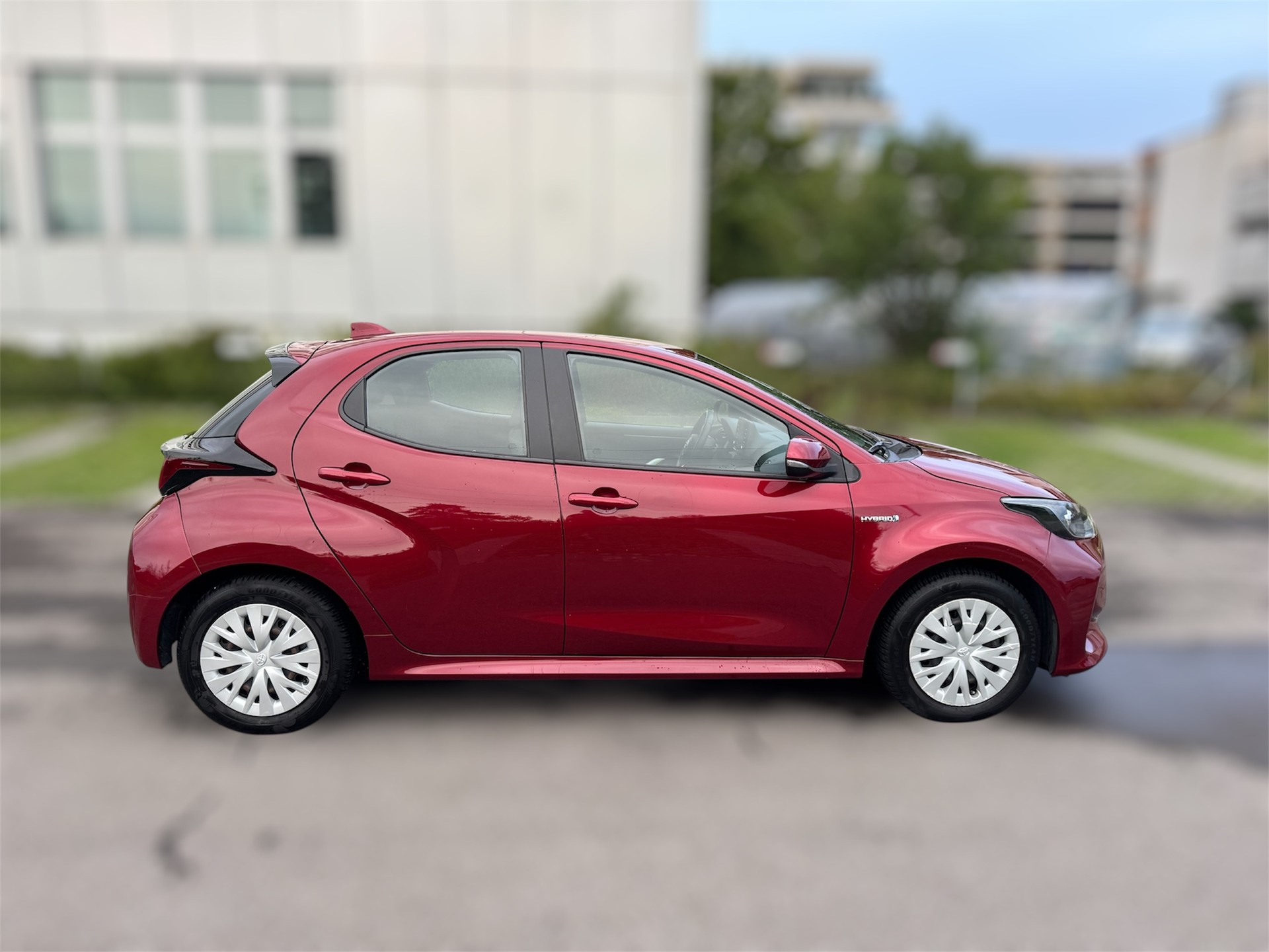 TOYOTA Yaris 1.5 Active e-CVT-image-2