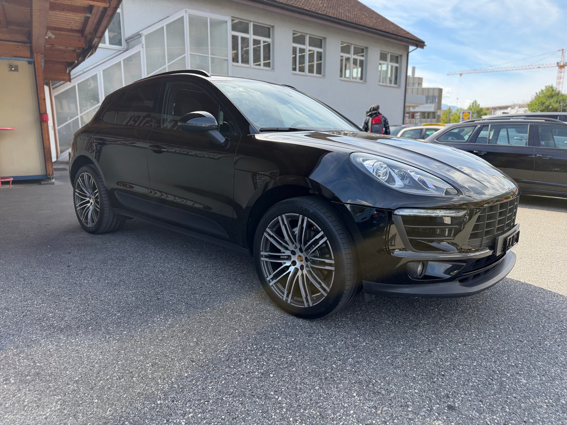 PORSCHE Macan S Diesel PDK-showroom-element-2