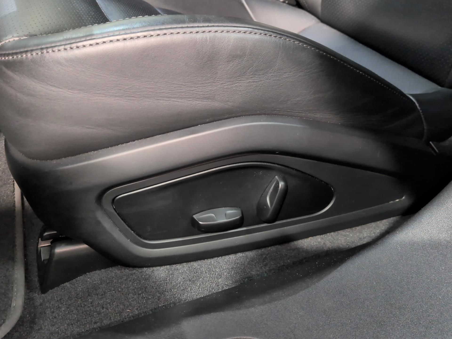 PORSCHE Taycan 4S-image-19
