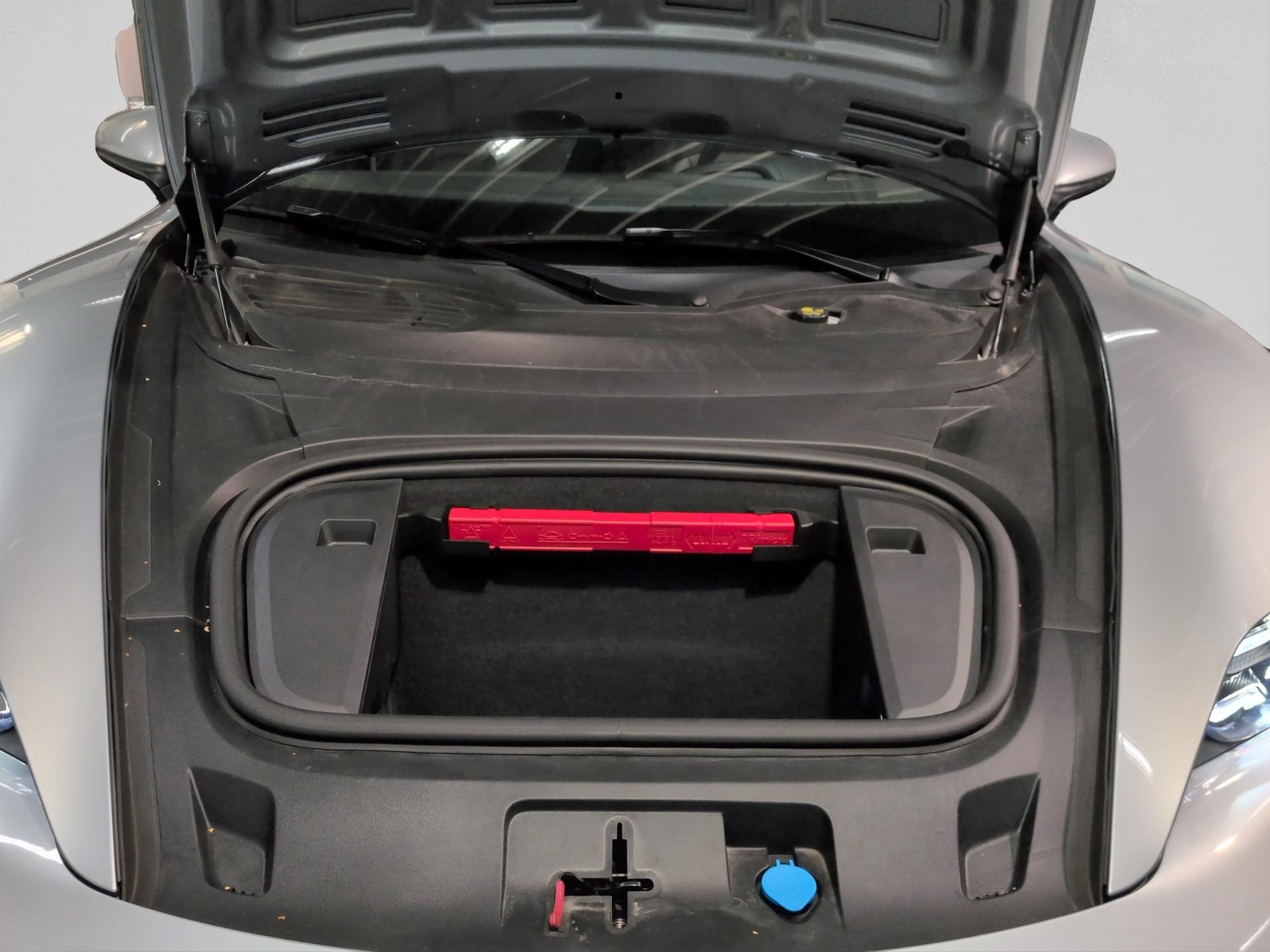 PORSCHE Taycan 4S-image-23