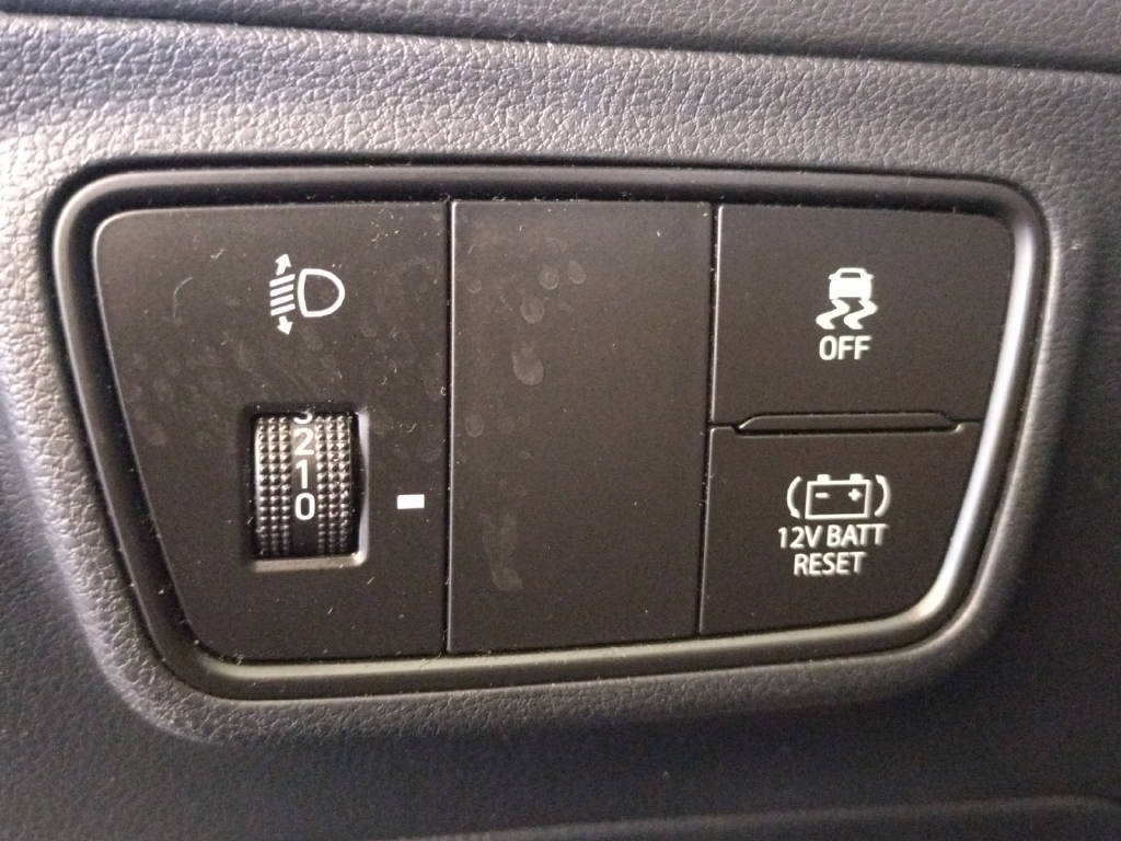 HYUNDAI TUCSON 1.6 T-GDi Hybrid Amplia 2WD-image-17
