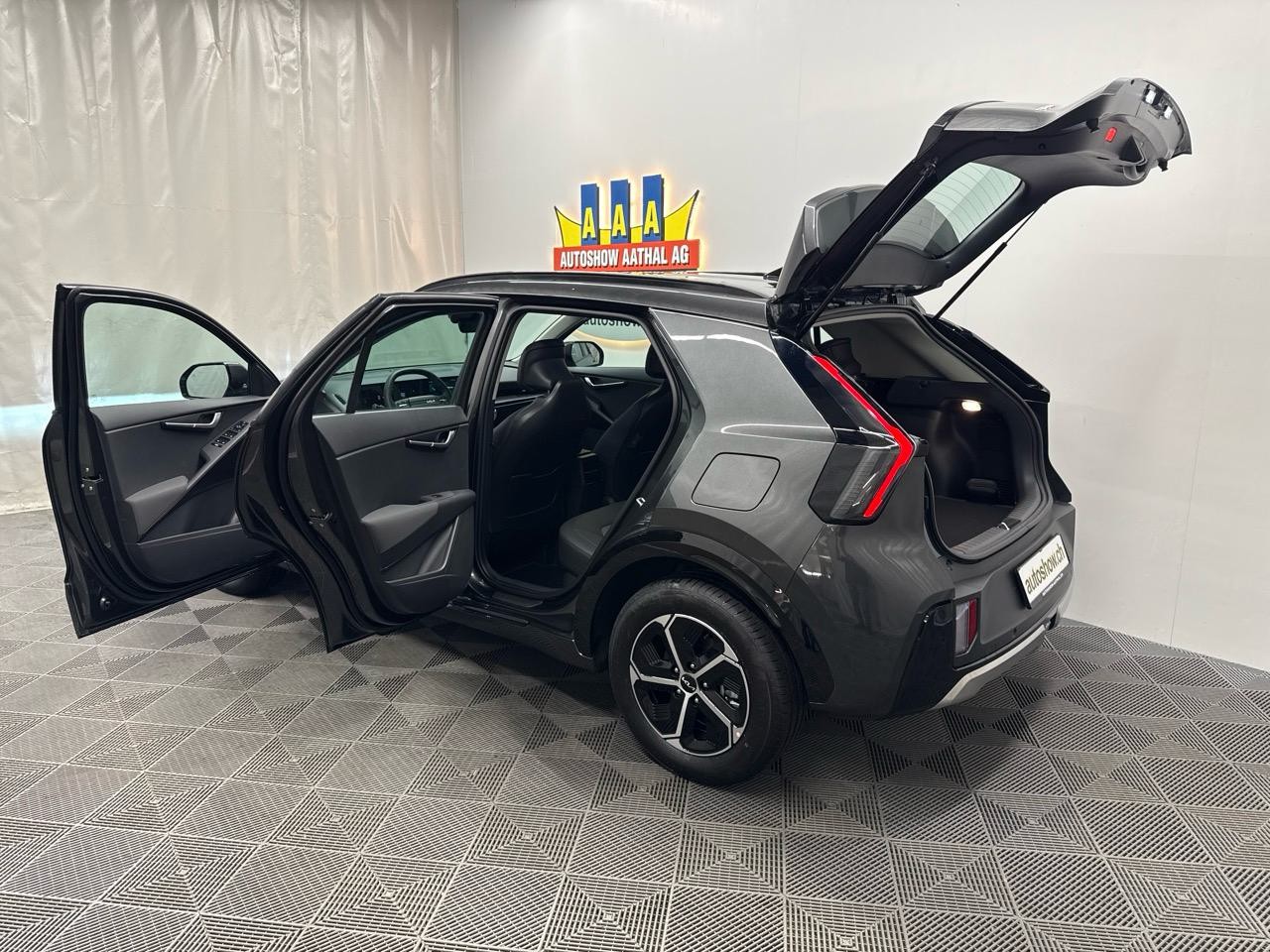 KIA Niro 1.6GDi Hybrid DCT-image-12