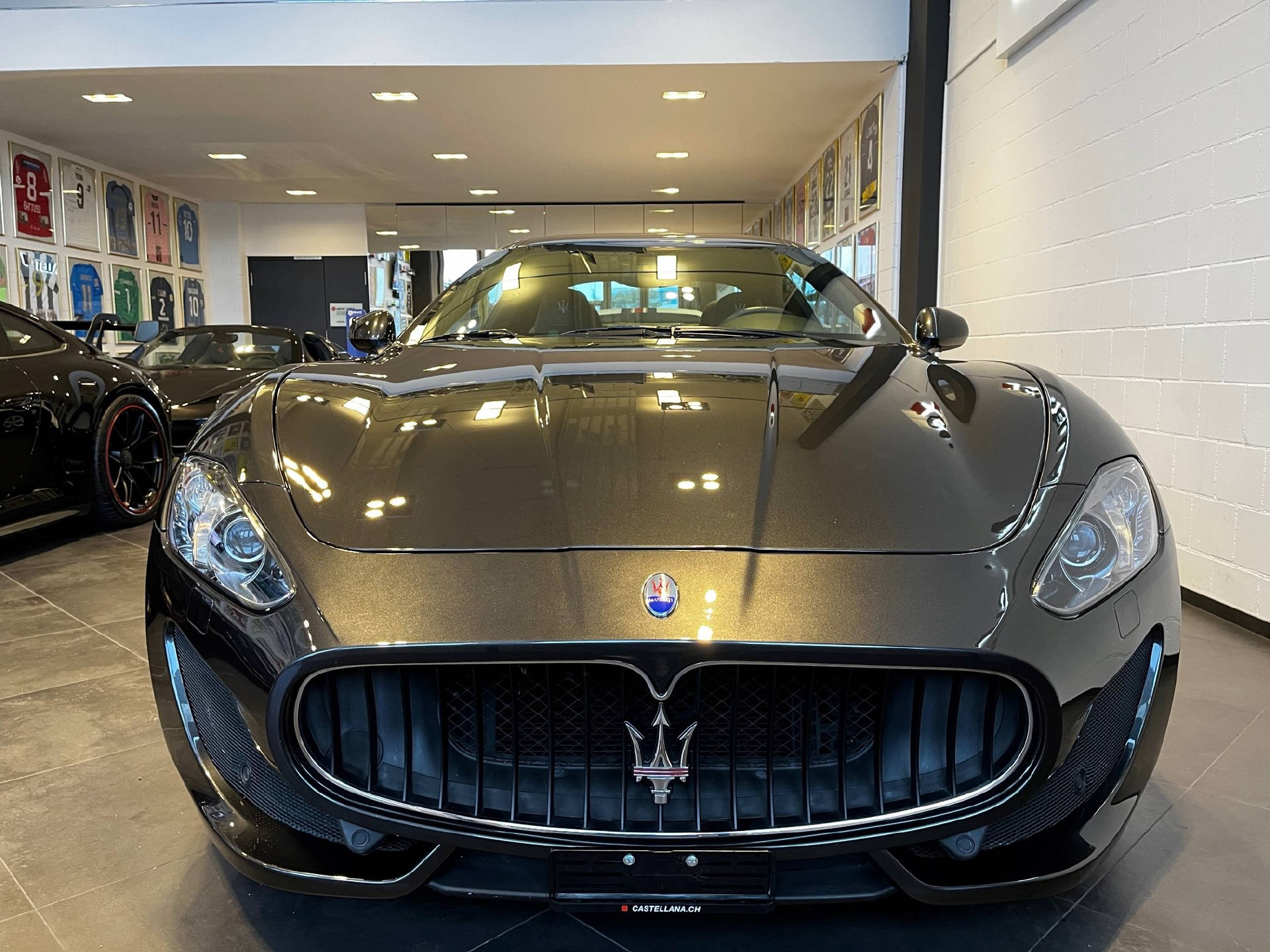MASERATI Granturismo 4.7 V8 Sport-showroom-element-1