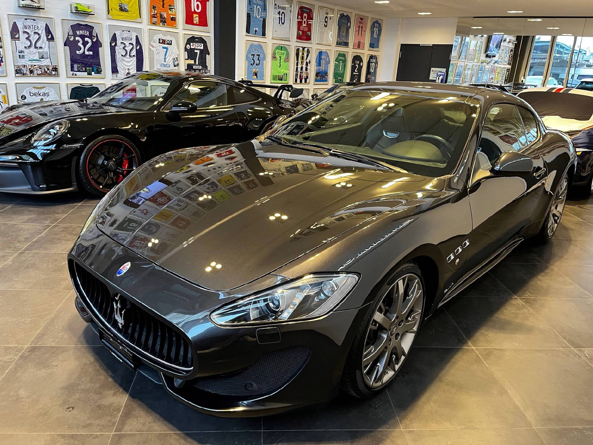 MASERATI Granturismo 4.7 V8 Sport-showroom-element-2