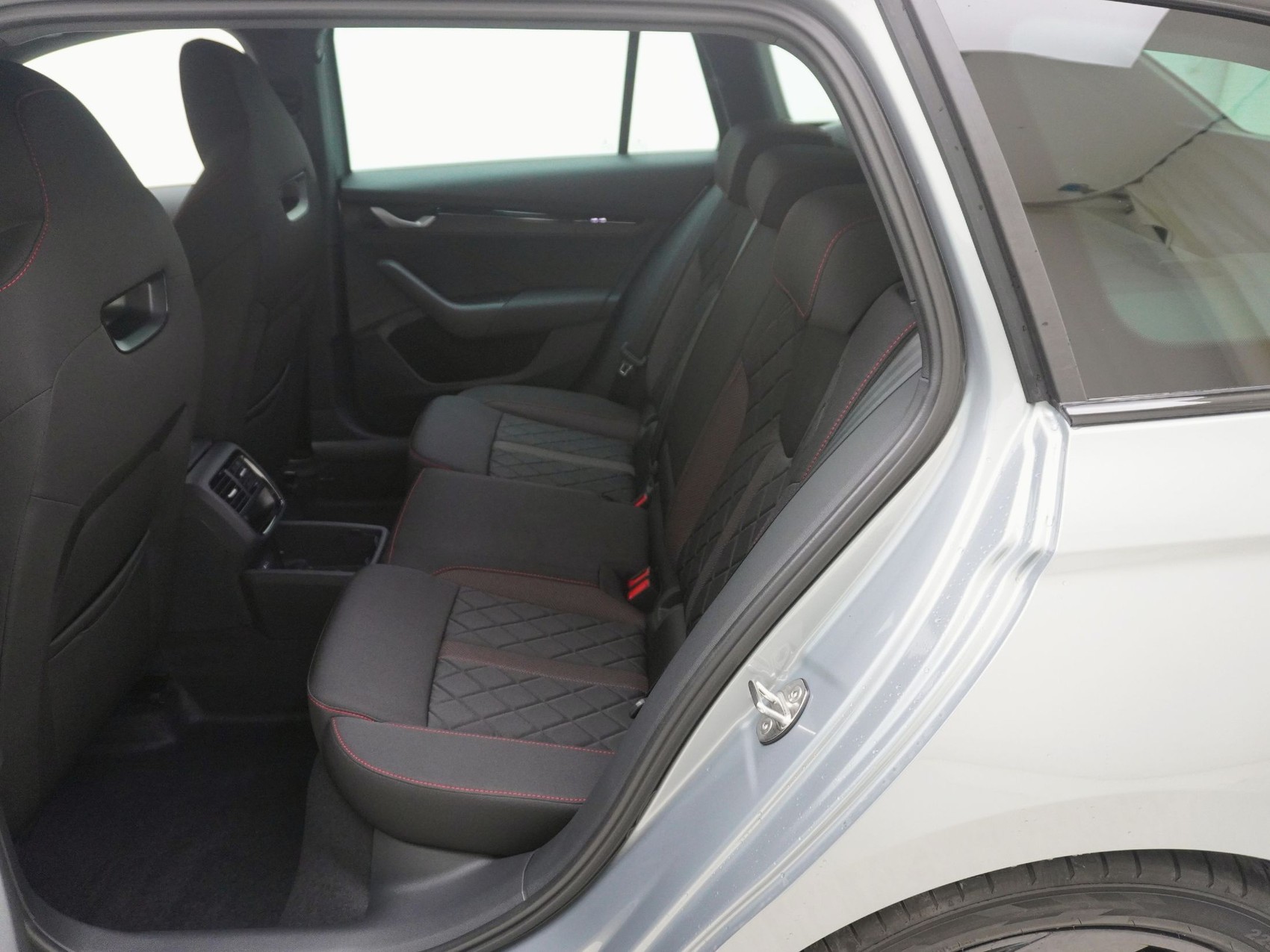 SKODA Octavia 2.0 TSI RS DSG-image-7