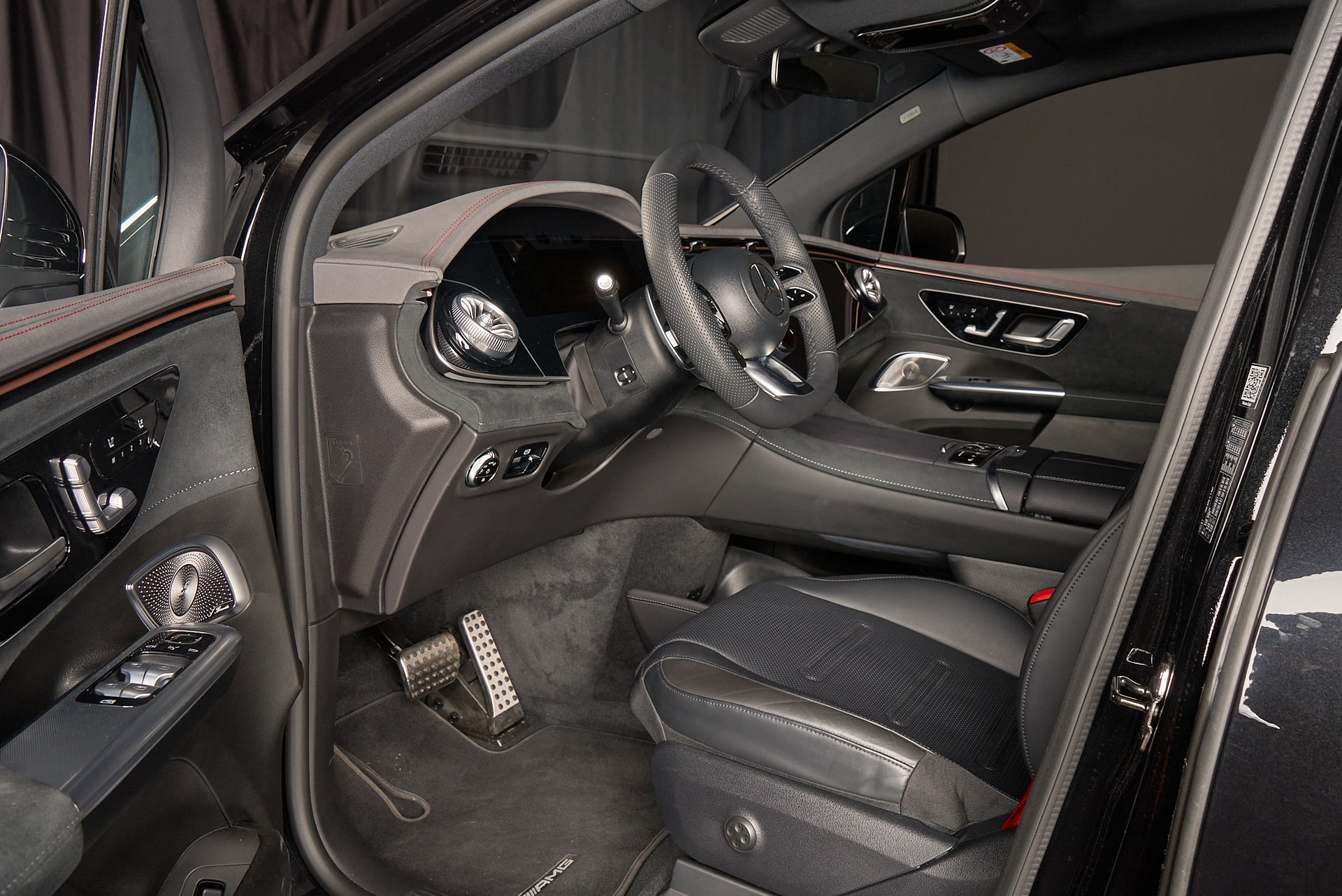 MERCEDES-BENZ EQE SUV AMG 43 4Matic Executive Edition-image-5