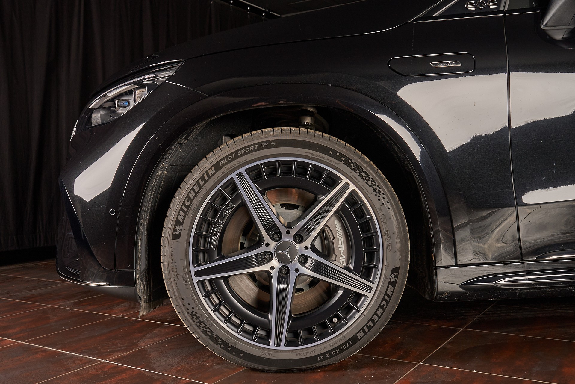 MERCEDES-BENZ EQE SUV AMG 43 4Matic Executive Edition-showroom-element-1