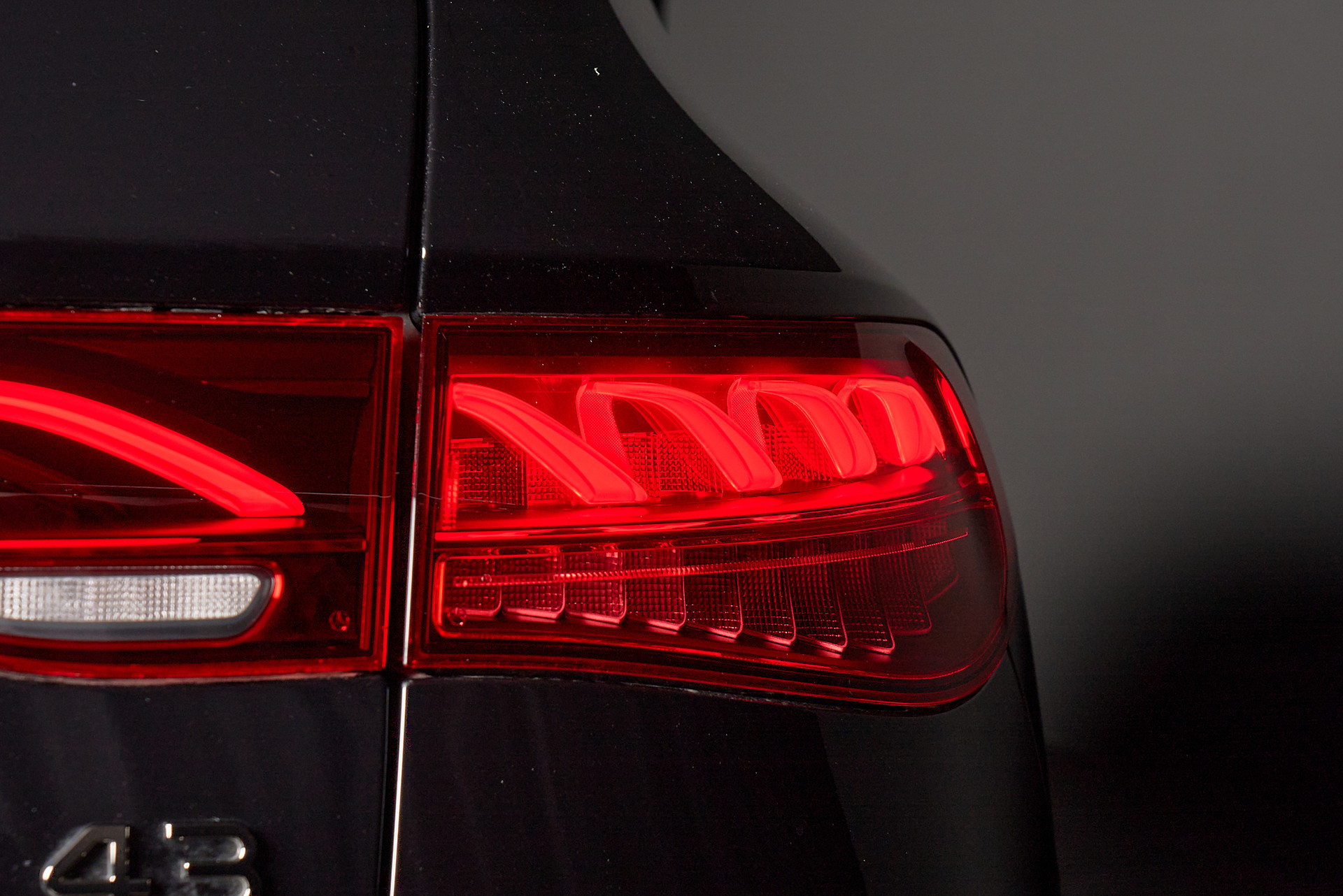 MERCEDES-BENZ EQE SUV AMG 43 4Matic Executive Edition-image-12