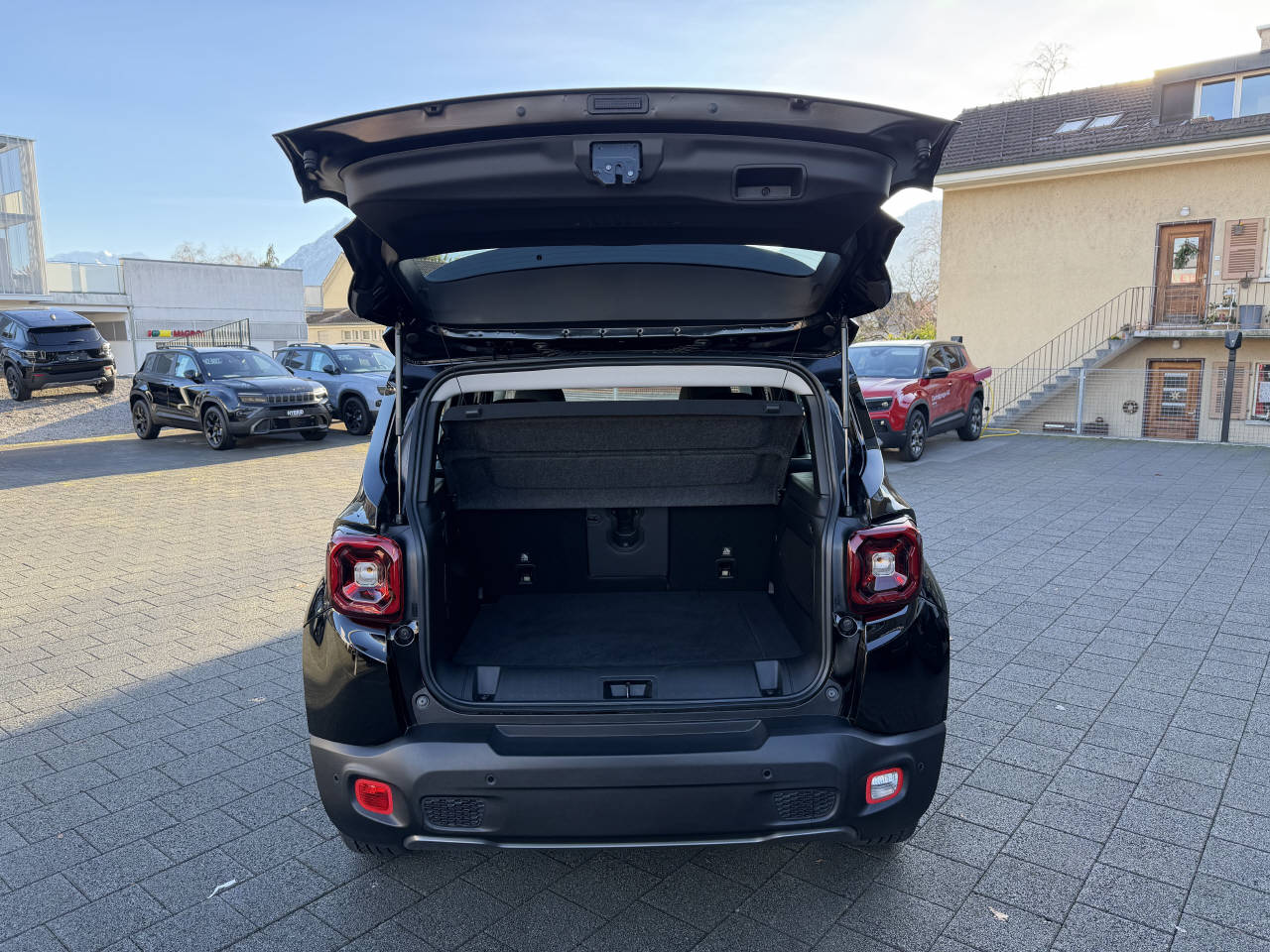 JEEP Renegade 1.3 Summit 4xe-image-4