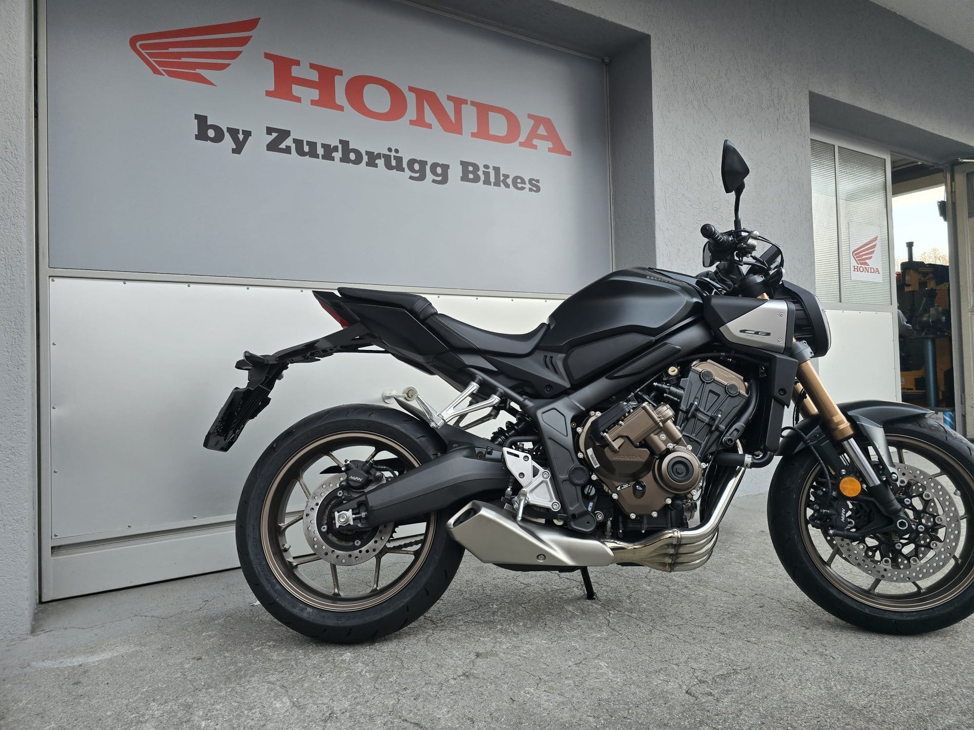HONDA CB 650 R E-Clutch-image-4