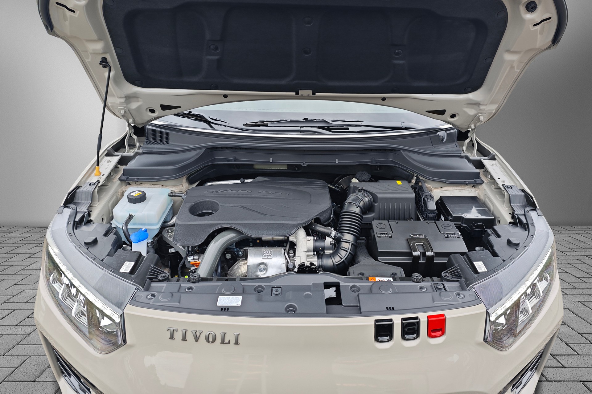 KGM-SsangYong Tivoli 1.5 T GDI Titanium 4WD Automat-image-18