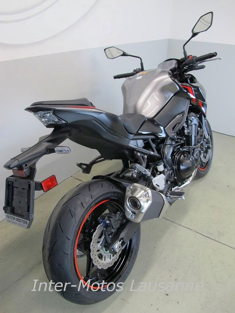 KAWASAKI Z900-image-1