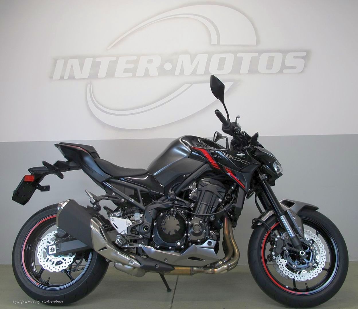 KAWASAKI Z900-image-0