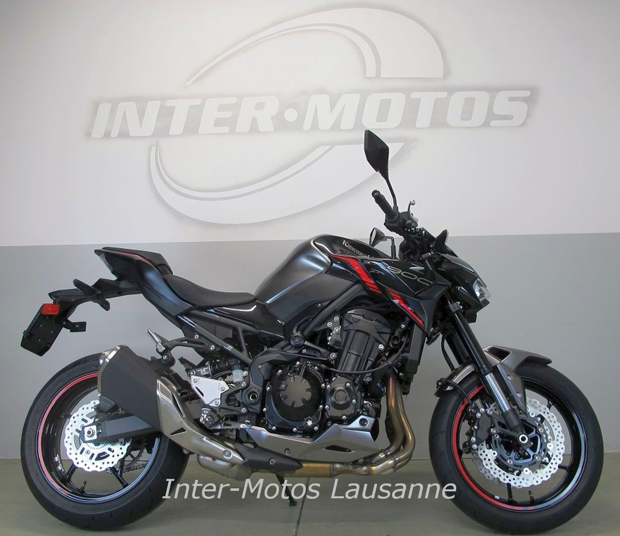 KAWASAKI Z900-image-0