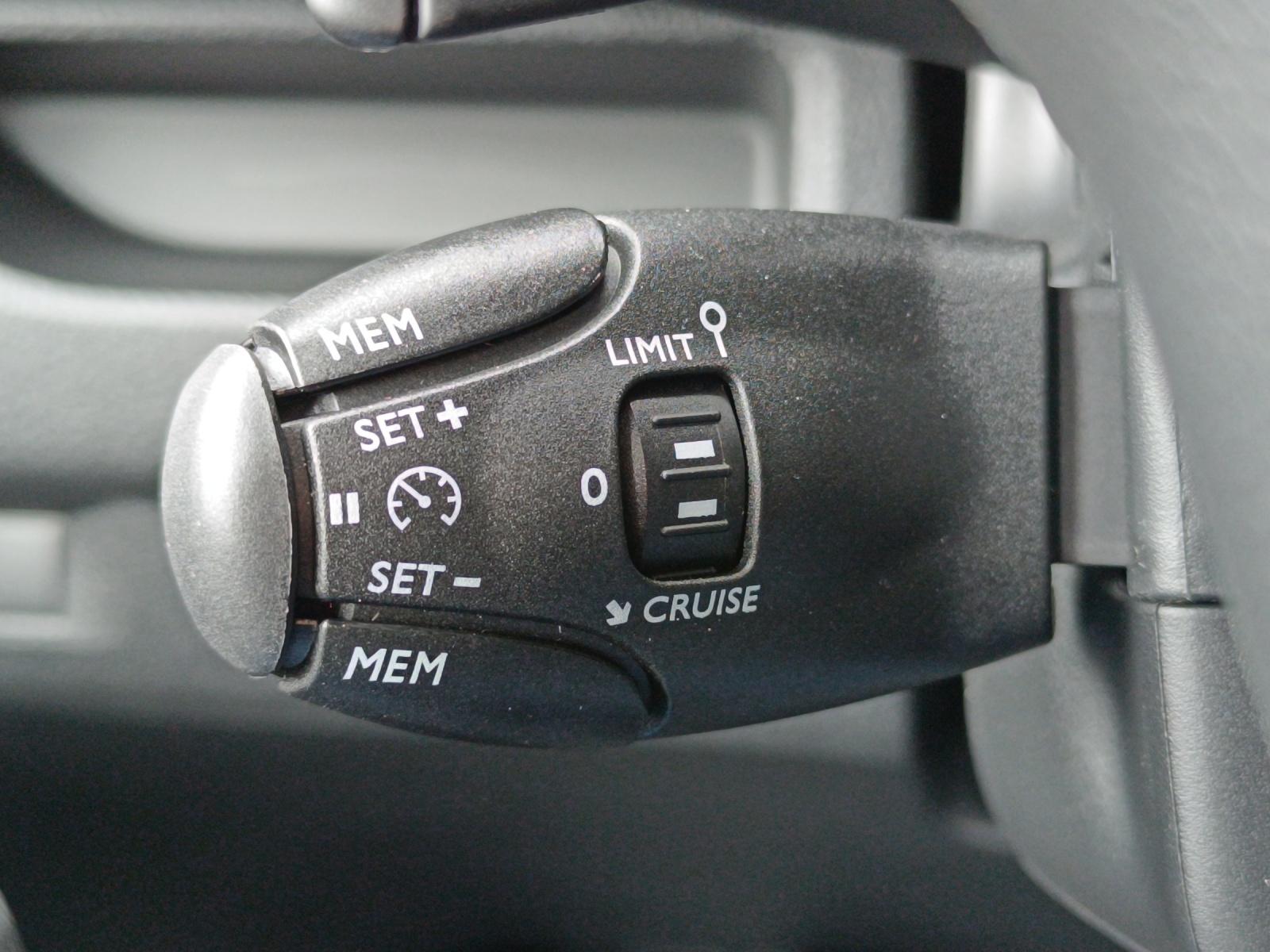 FIAT Scudo Kaw. L2 2.0 Multijet 145 Base Swiss Edition-image-19