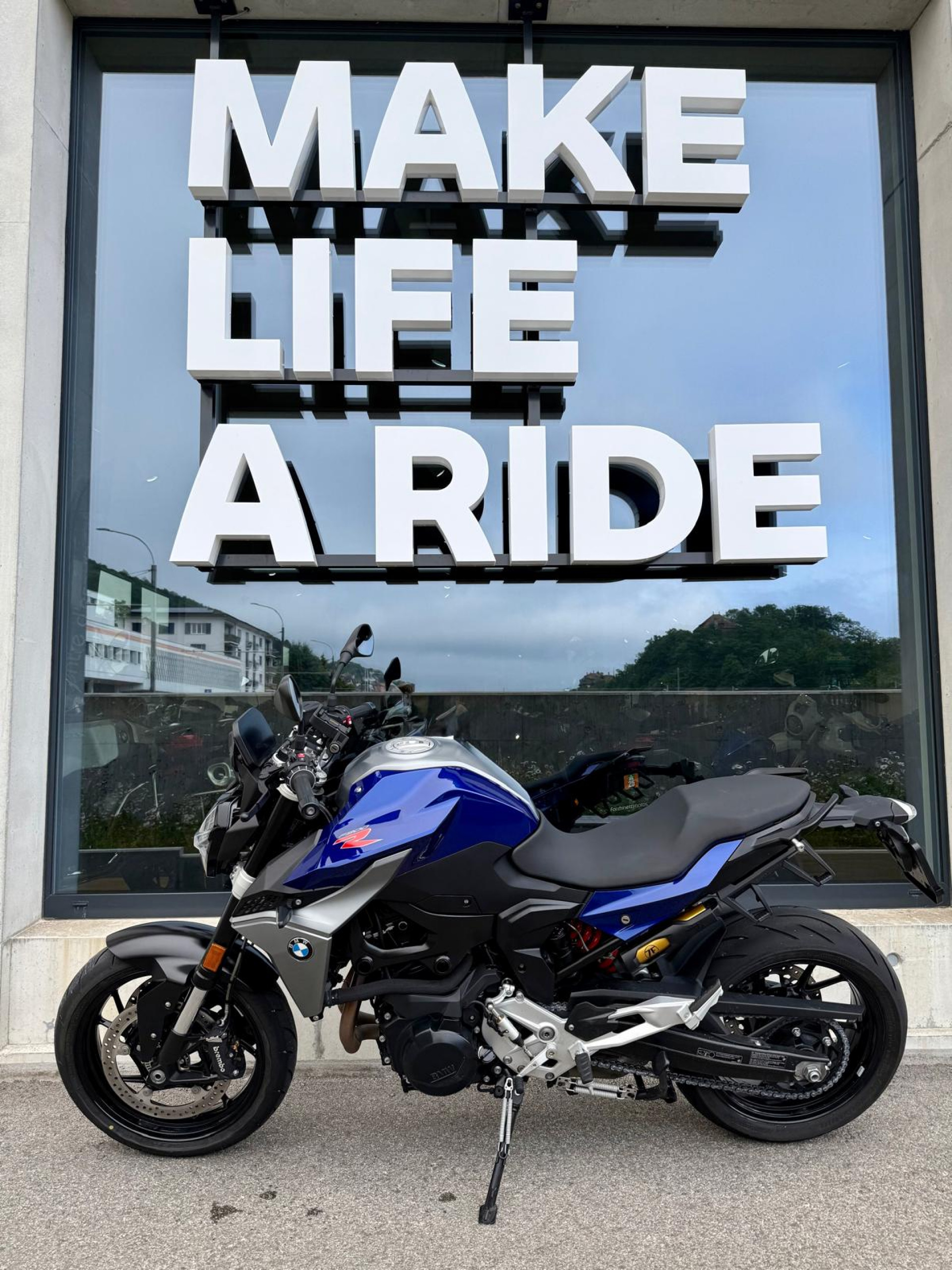 BMW F 900 R-image-1