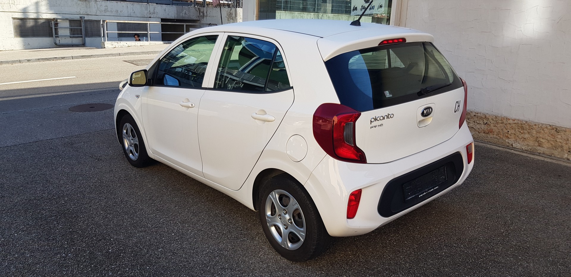 KIA Picanto 1.0 CVVT Classic-image-2