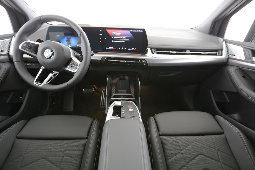 BMW 223i xDrive Active Tourer-showroom-element-3