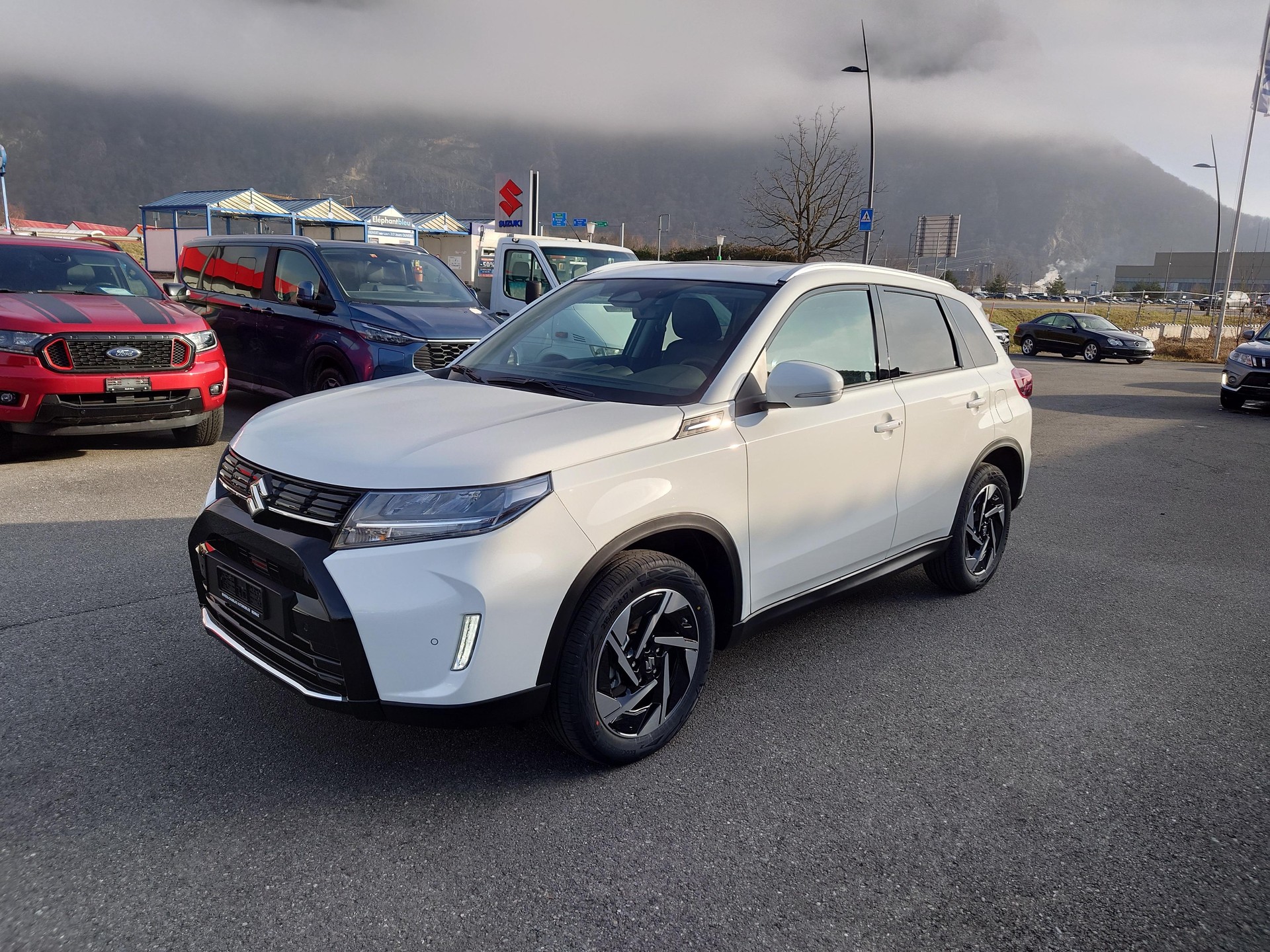 SUZUKI Vitara 1.4 T Compact Top Hybrid 4x4-showroom-element-1