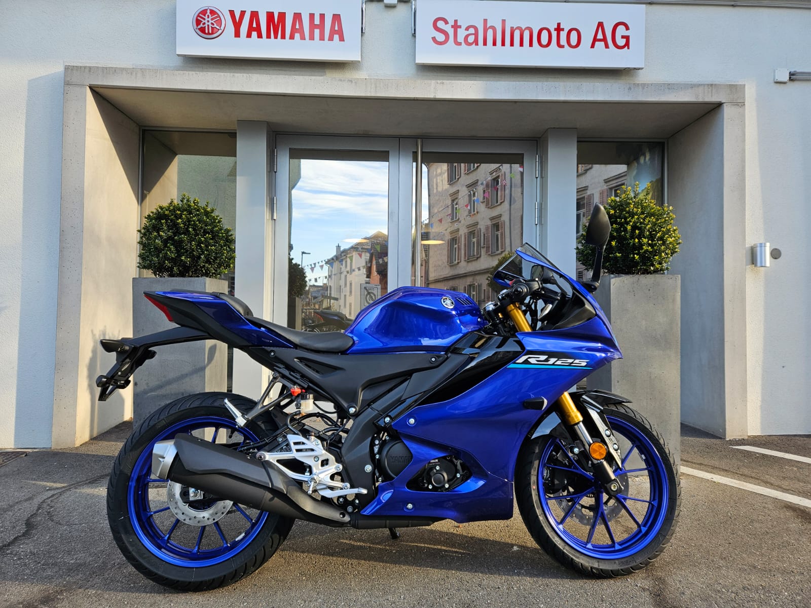 YAMAHA YZF-R 125 ABS-image-0
