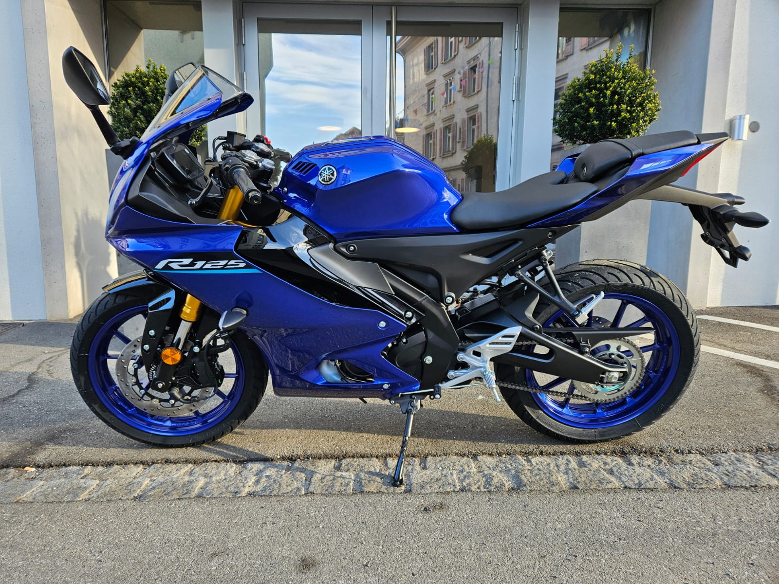 YAMAHA YZF-R 125 ABS-image-2