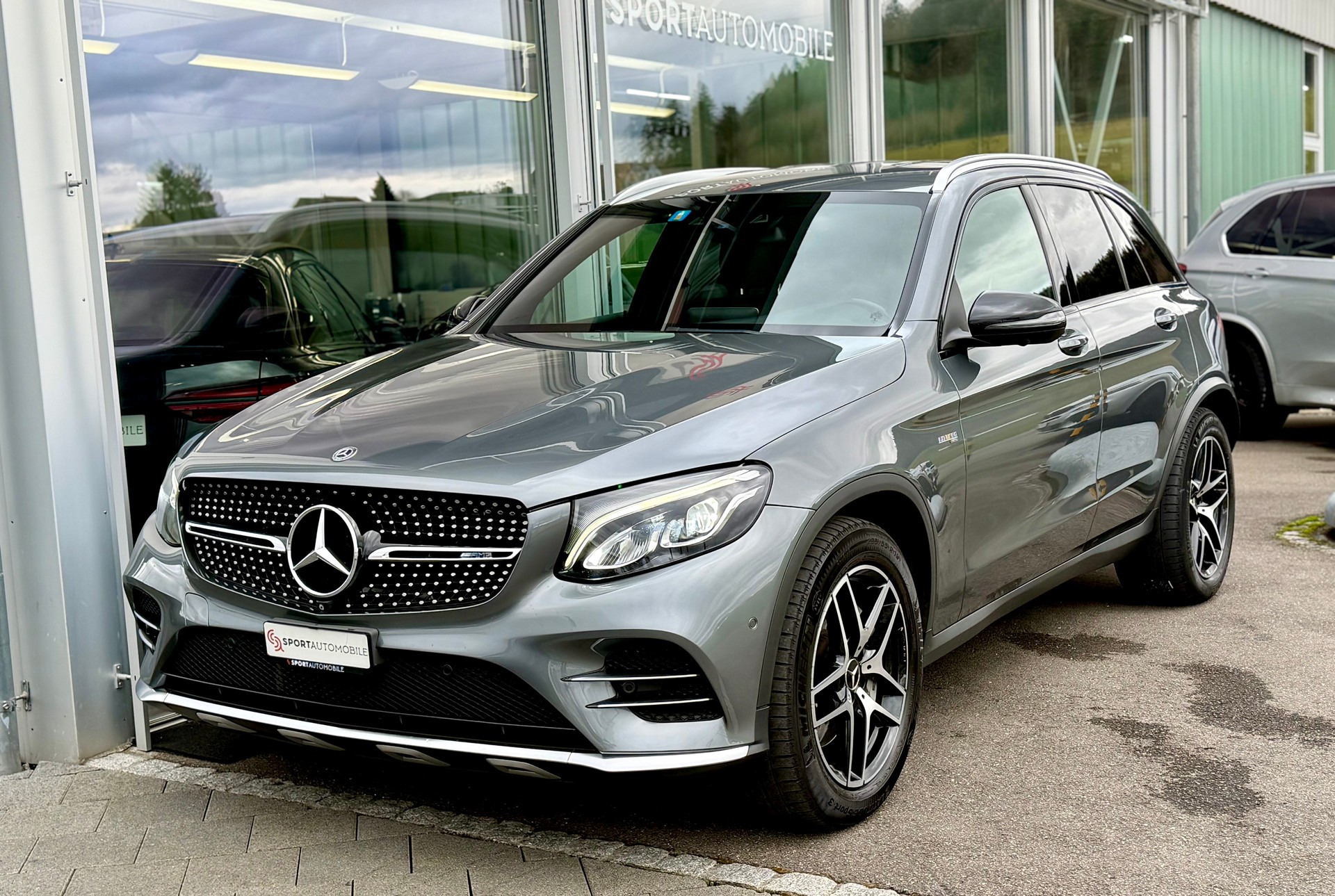 MERCEDES-BENZ GLC 43 AMG 4Matic 9G-Tronic-showroom-element-2