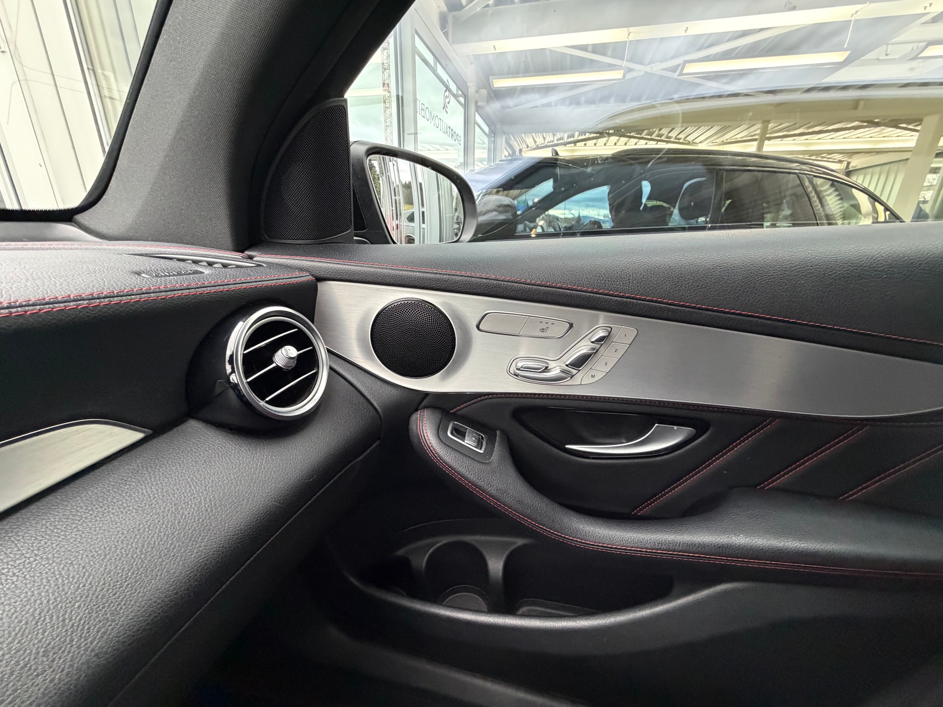 MERCEDES-BENZ GLC 43 AMG 4Matic 9G-Tronic-image-22