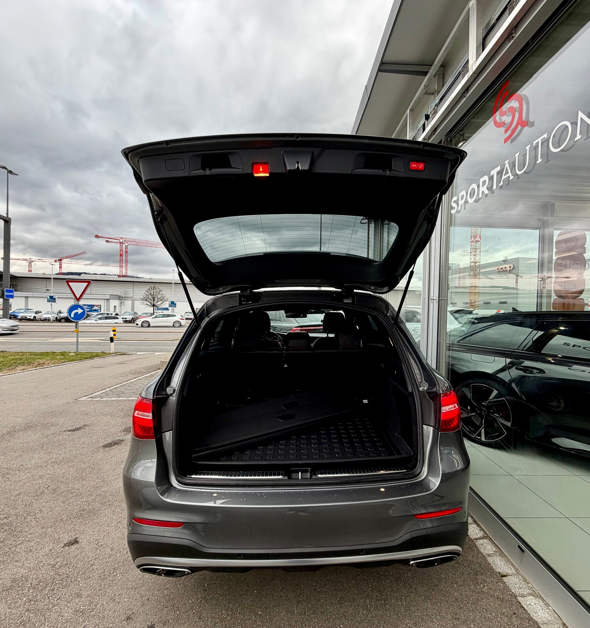 MERCEDES-BENZ GLC 43 AMG 4Matic 9G-Tronic-image-7