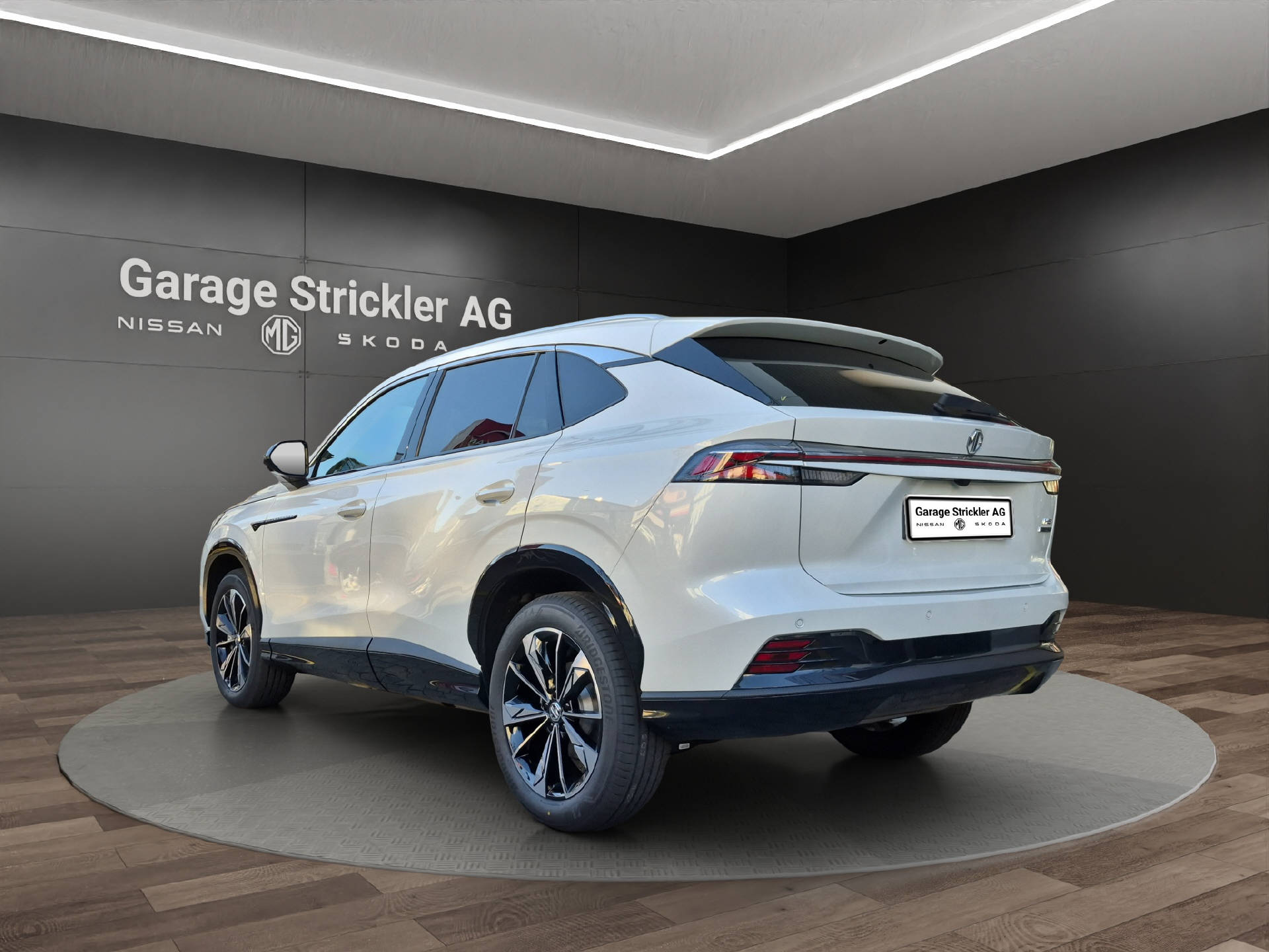 MG HS 1.5 Hybrid Luxury-showroom-element-2