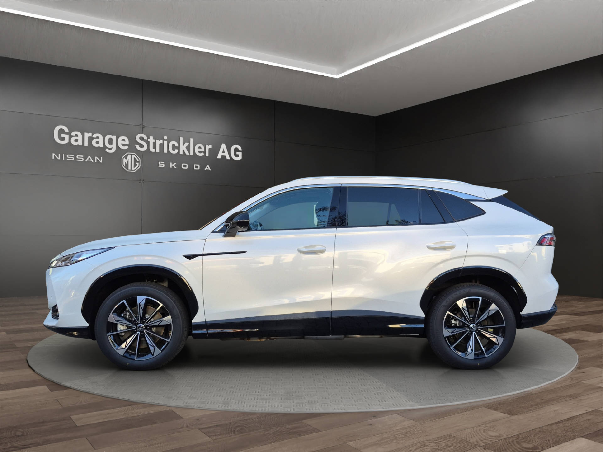 MG HS 1.5 Hybrid Luxury-showroom-element-1
