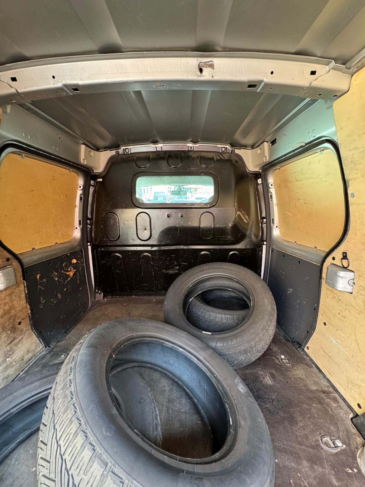 RENAULT Kangoo Medium dCi 110 ENERGY Business-image-14