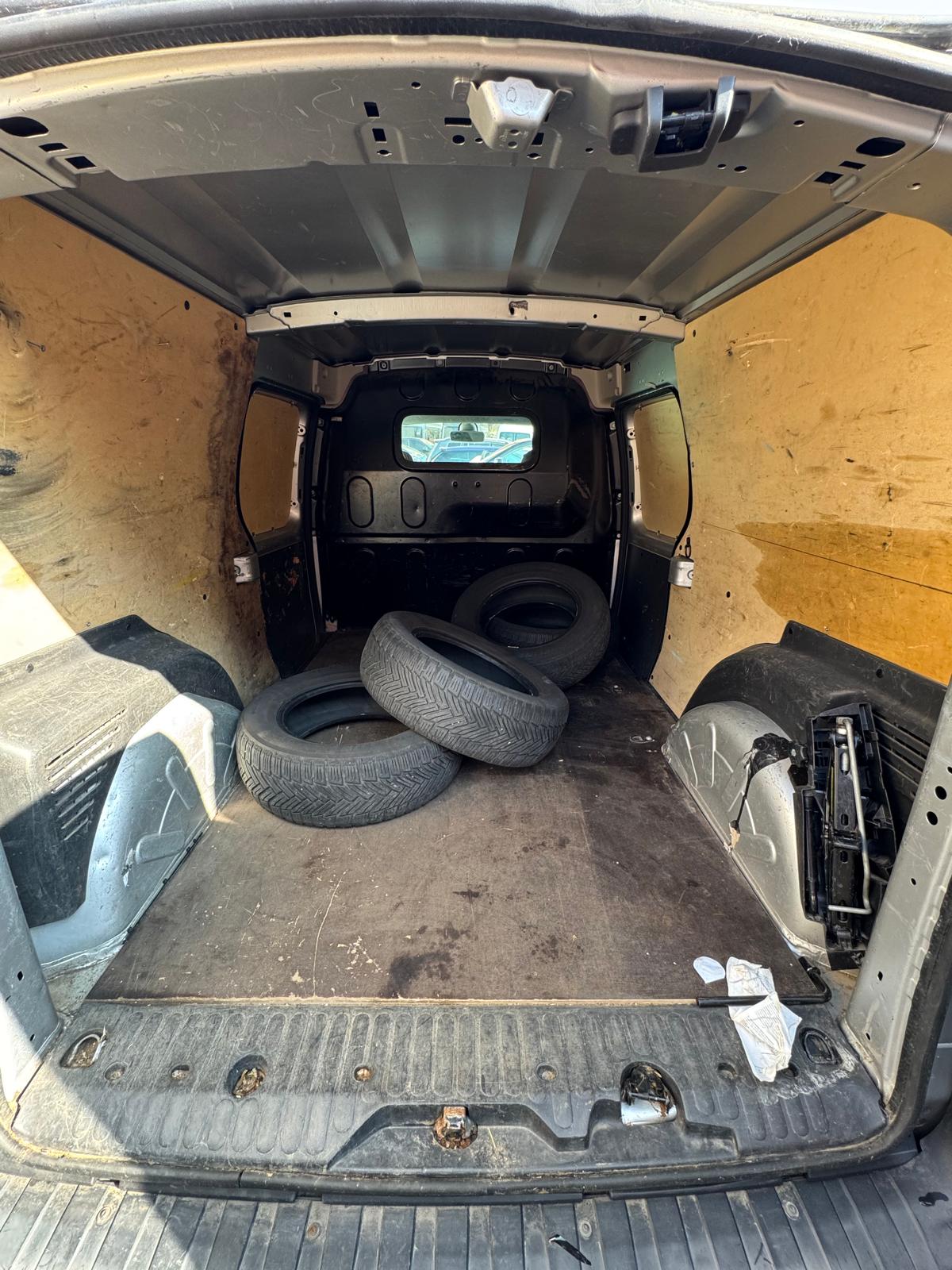RENAULT Kangoo Medium dCi 110 ENERGY Business-image-13