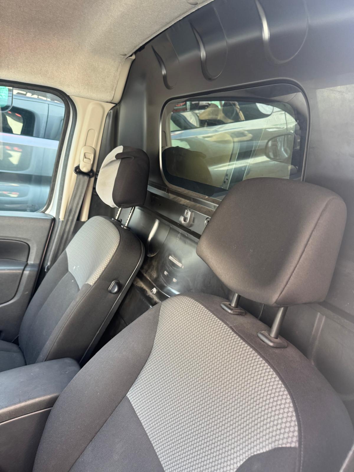 RENAULT Kangoo Medium dCi 110 ENERGY Business-image-23