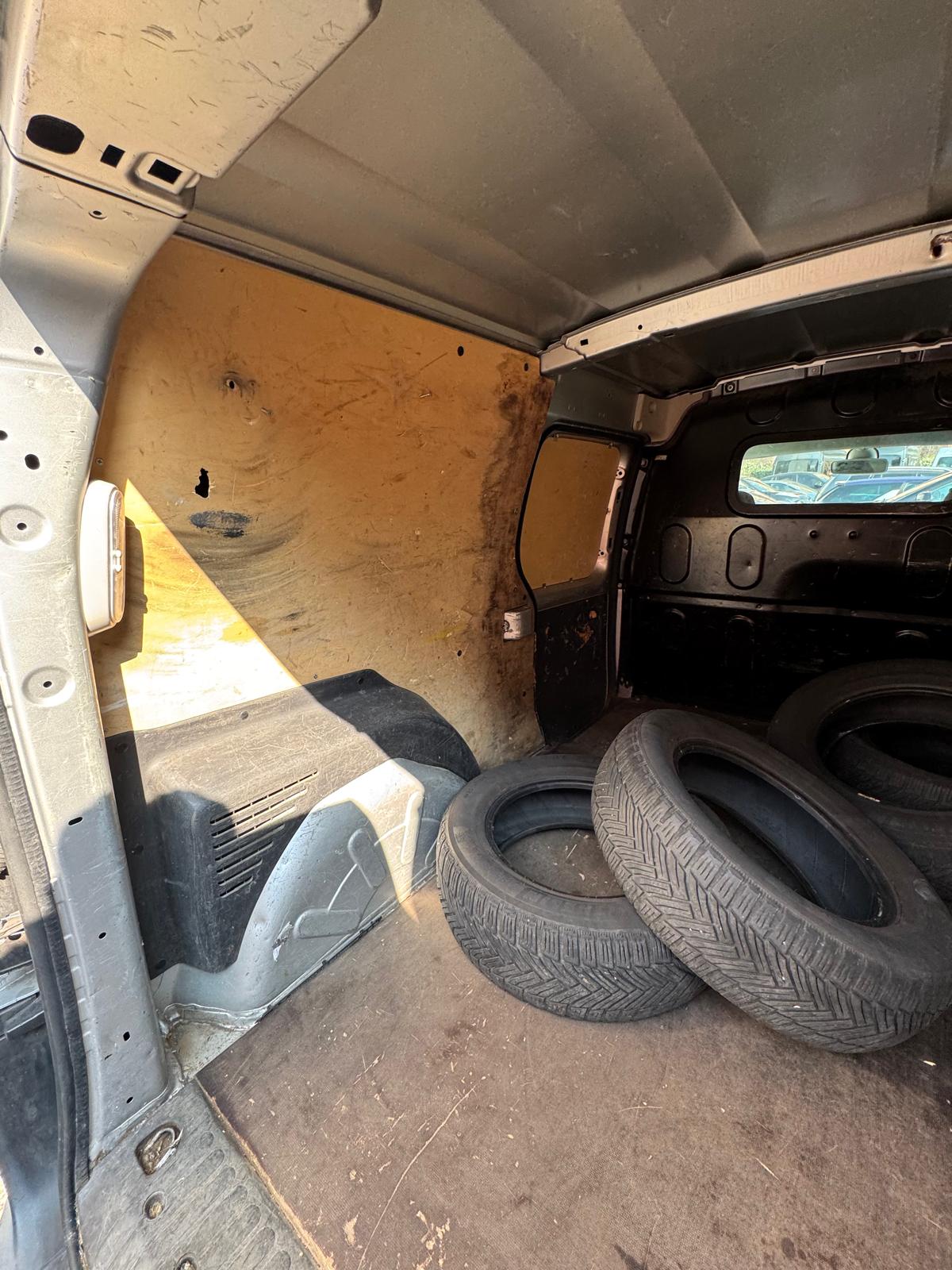 RENAULT Kangoo Medium dCi 110 ENERGY Business-image-16