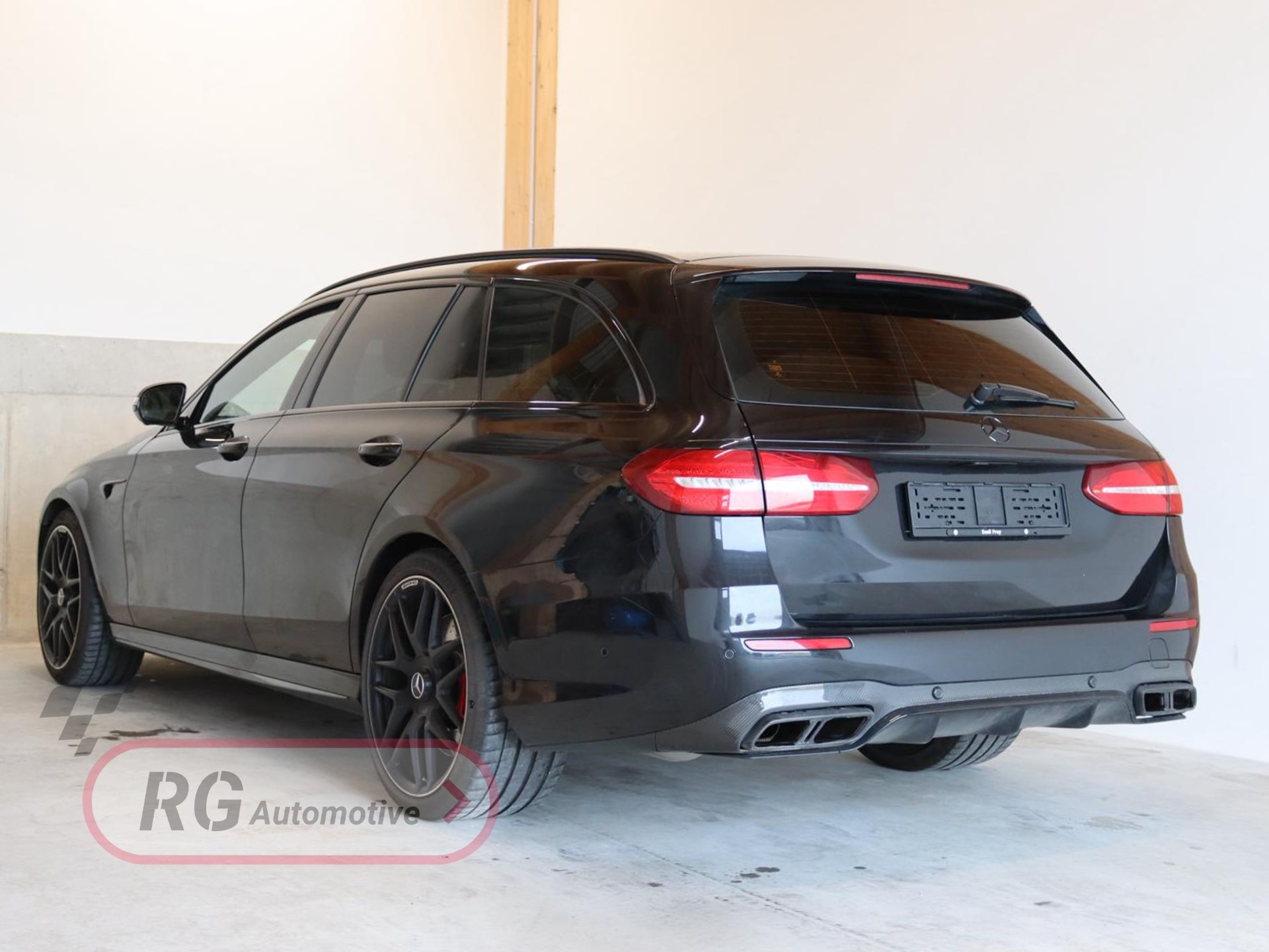 MERCEDES-BENZ E 63 AMG S 4 Matic 9G-Tronic-image-6