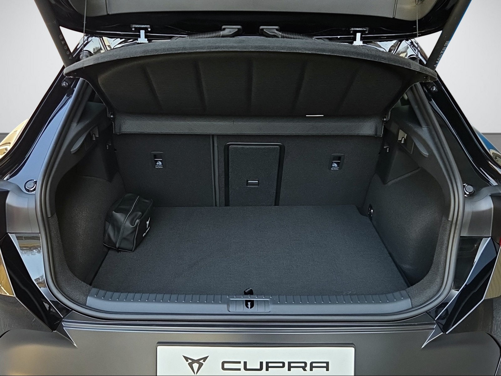 CUPRA Formentor 2.5 TSI VZ5 Prime Edition 4Drive DSG-image-6