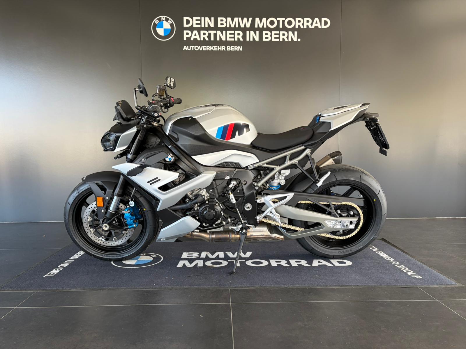BMW M 1000 R-image-3