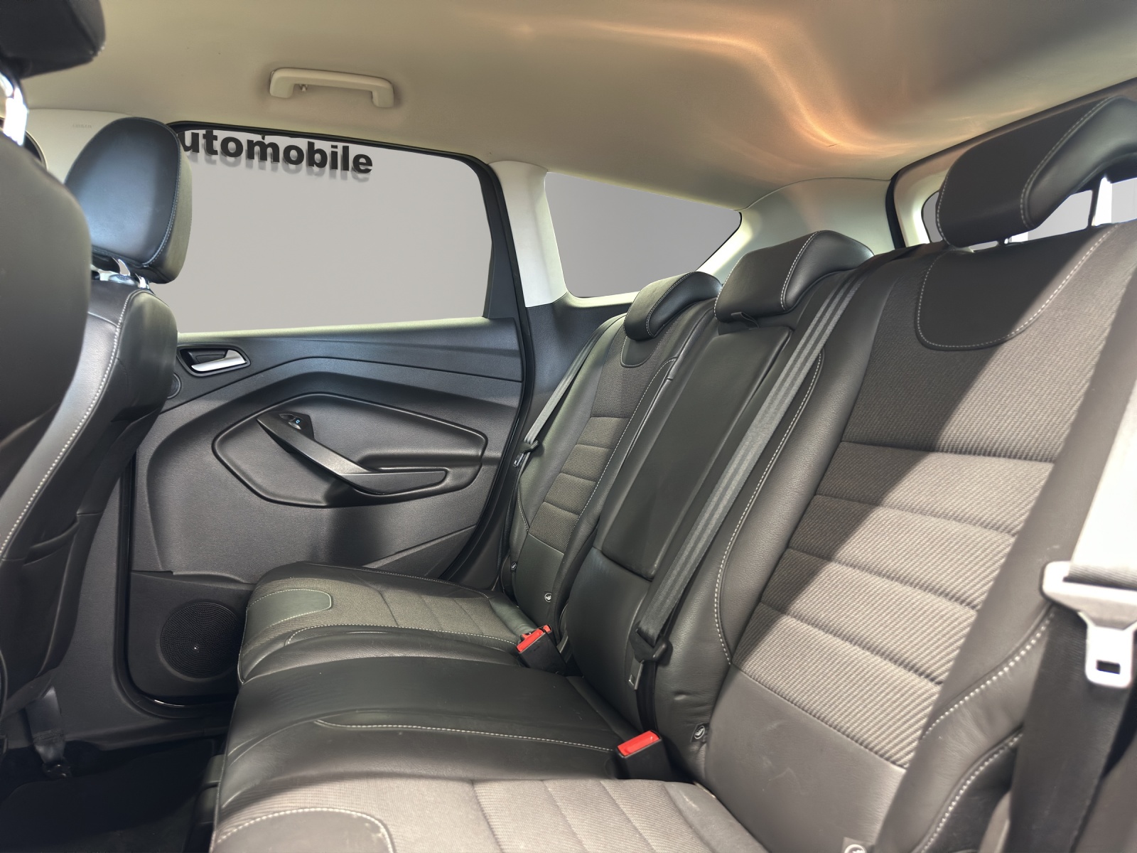 FORD Kuga 2.0 TDCi Titanium 4WD PowerShift-image-10