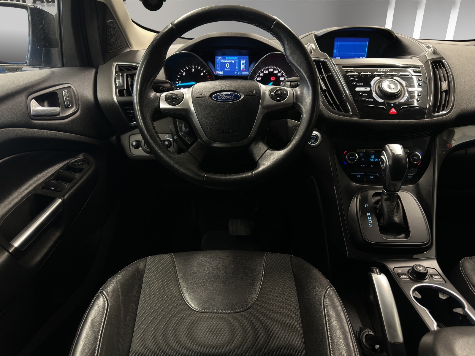 FORD Kuga 2.0 TDCi Titanium 4WD PowerShift-image-9