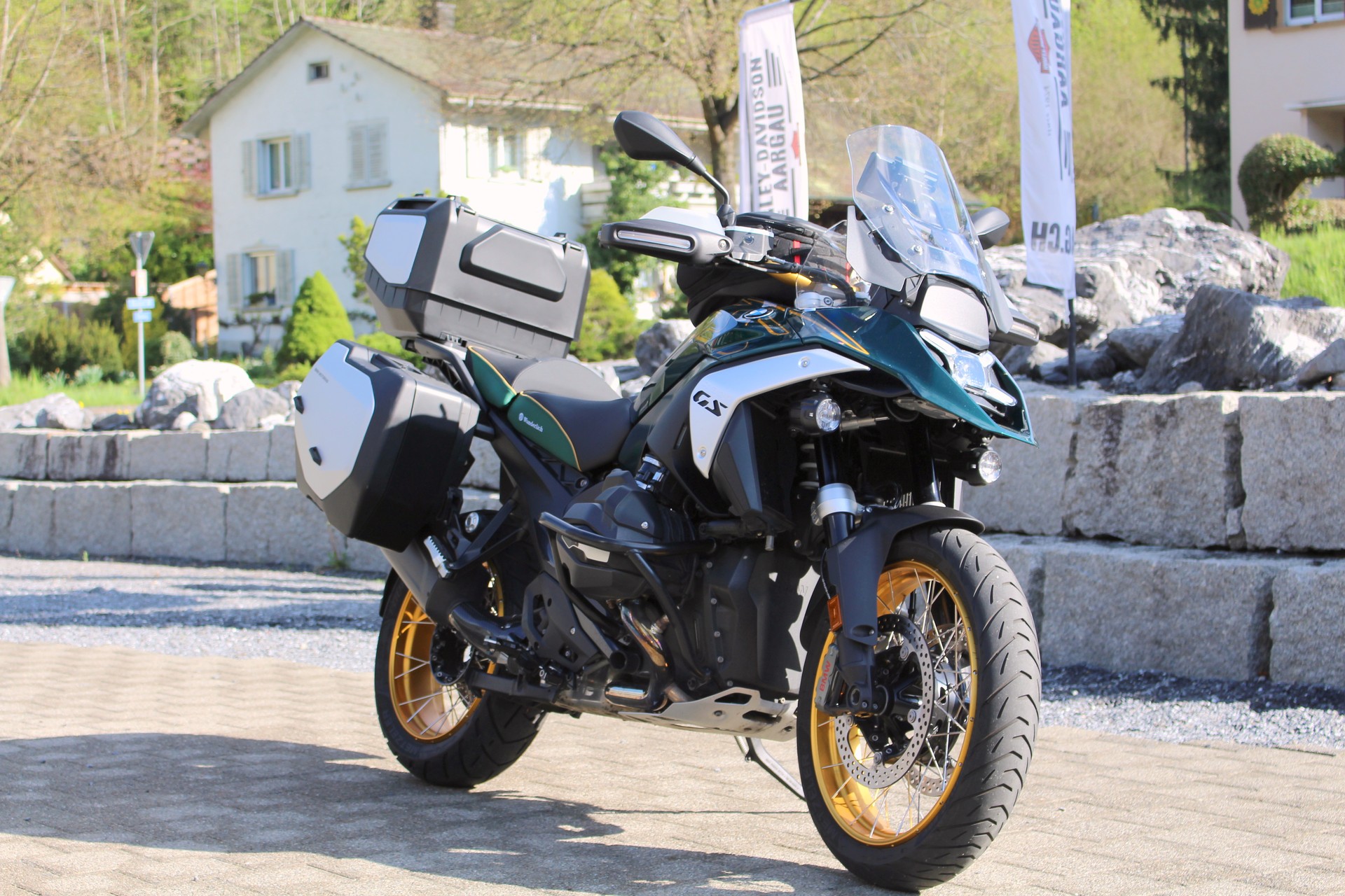 BMW R 1300 GS-image-1