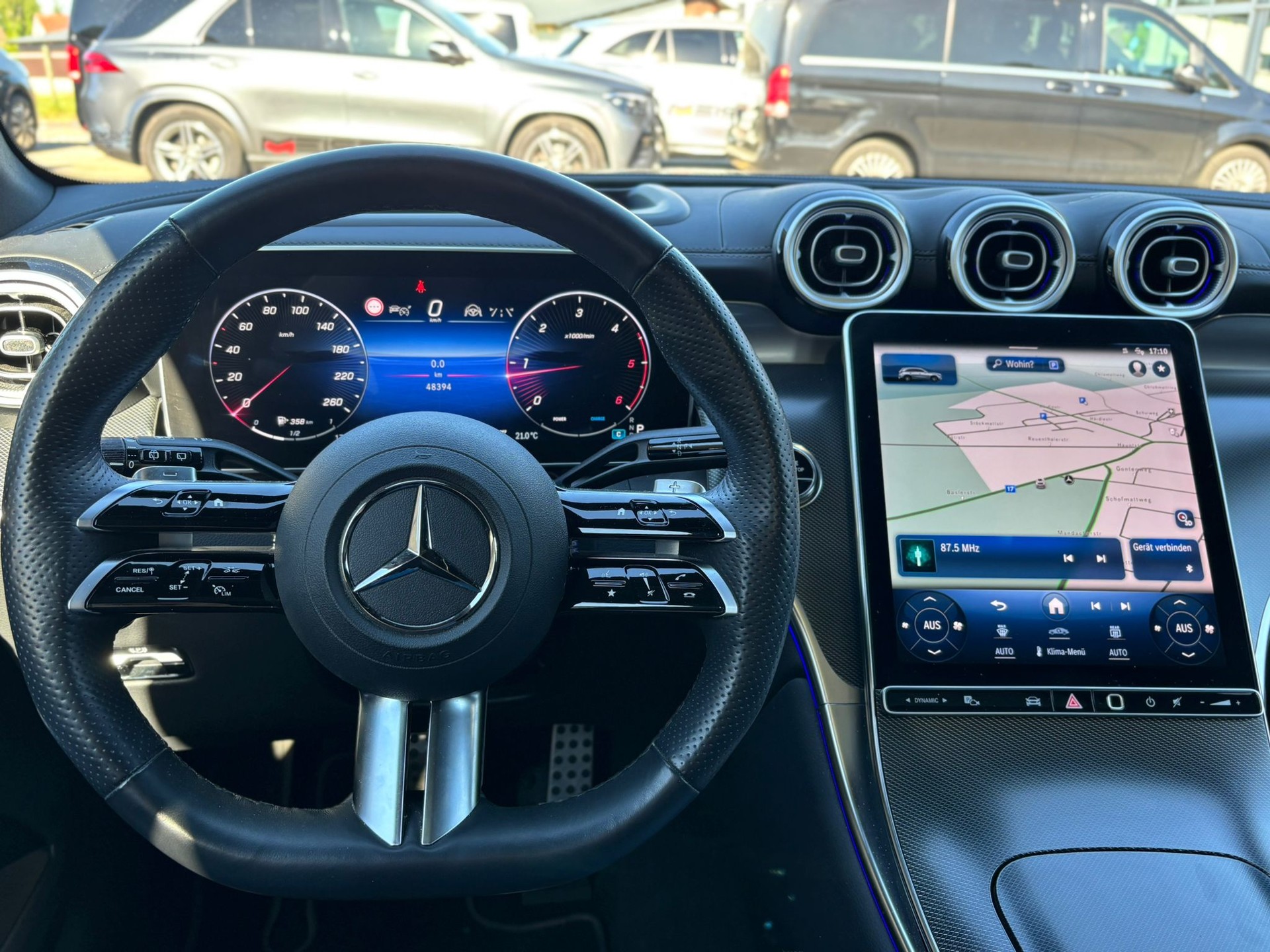 MERCEDES-BENZ GLC 220d AMG-Line 4Matic-image-10